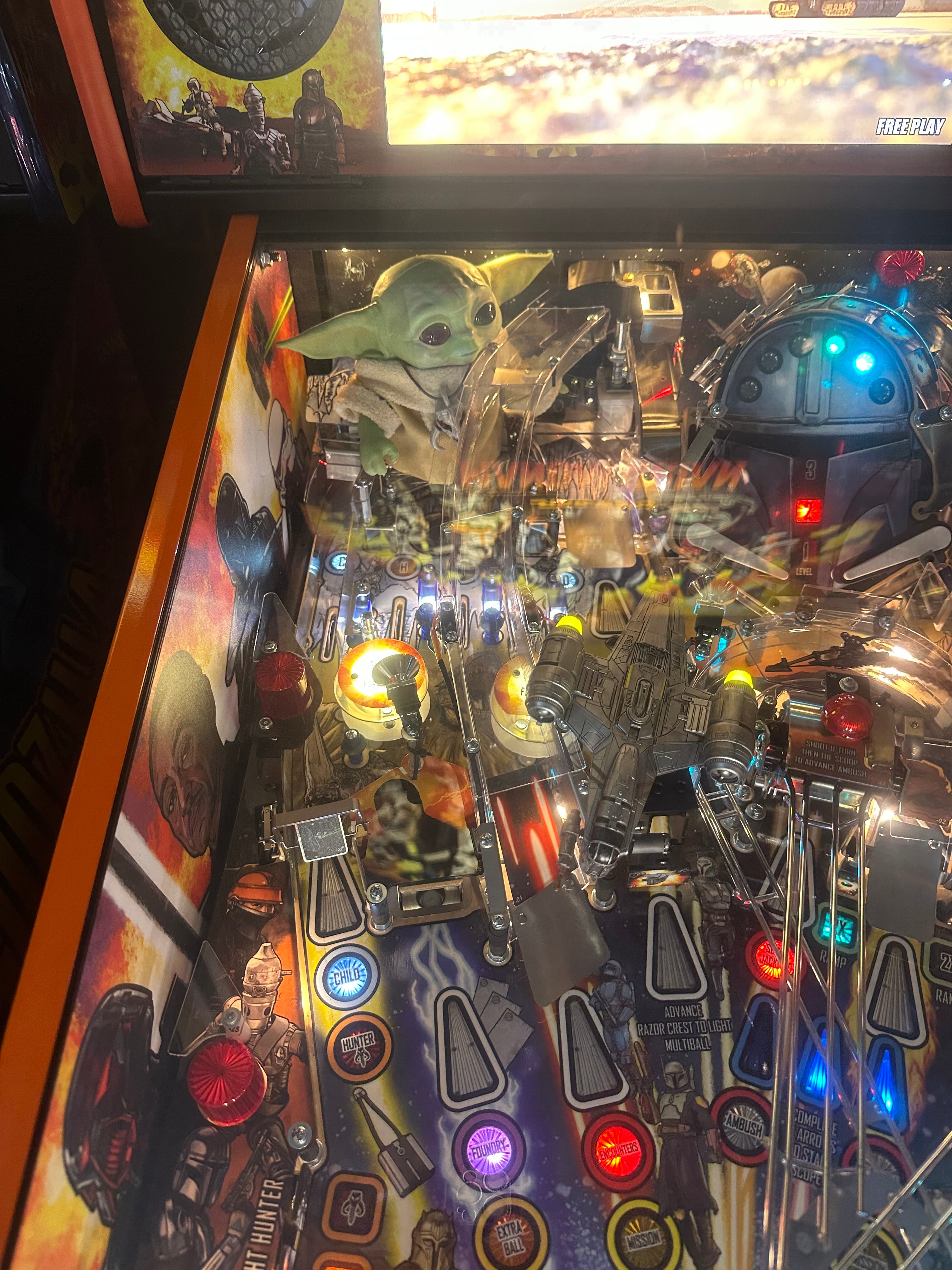 Stern Pinball LOADED The Mandalorian Premium Pinball Machine