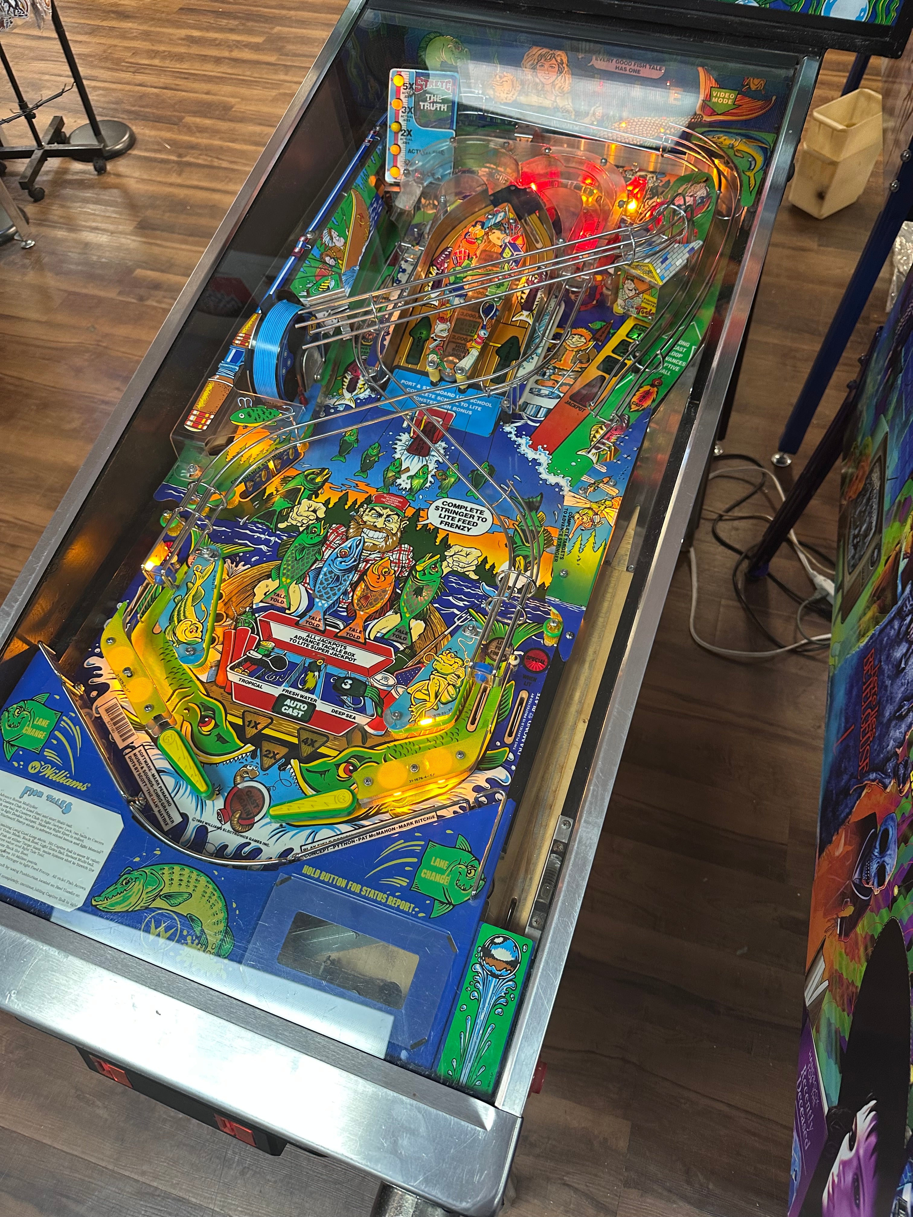 Williams Fish Tales Pinball Machine
