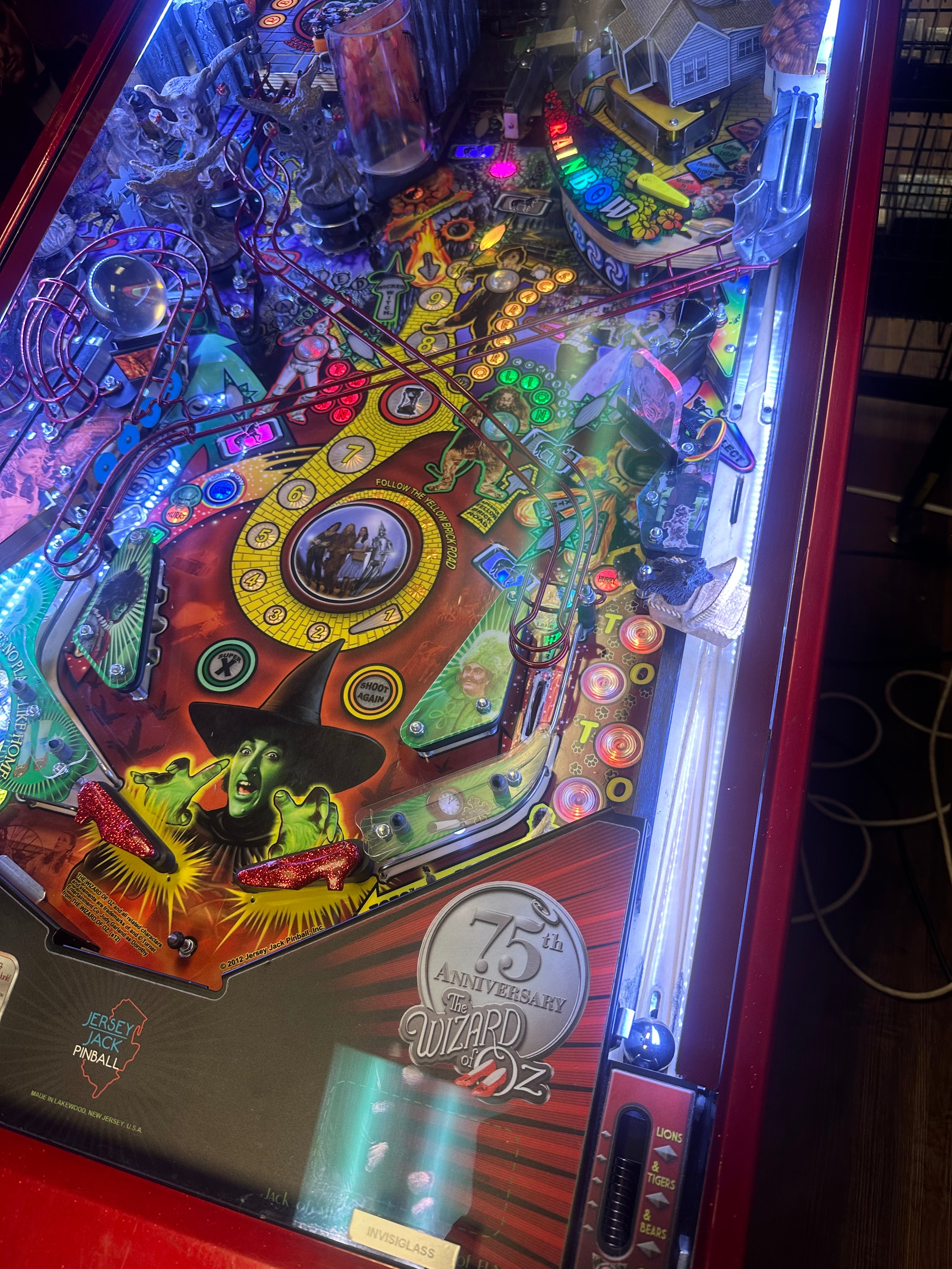 JJP Wizard of Oz 75th Anniversary Ruby Red Edition Pinball Machine