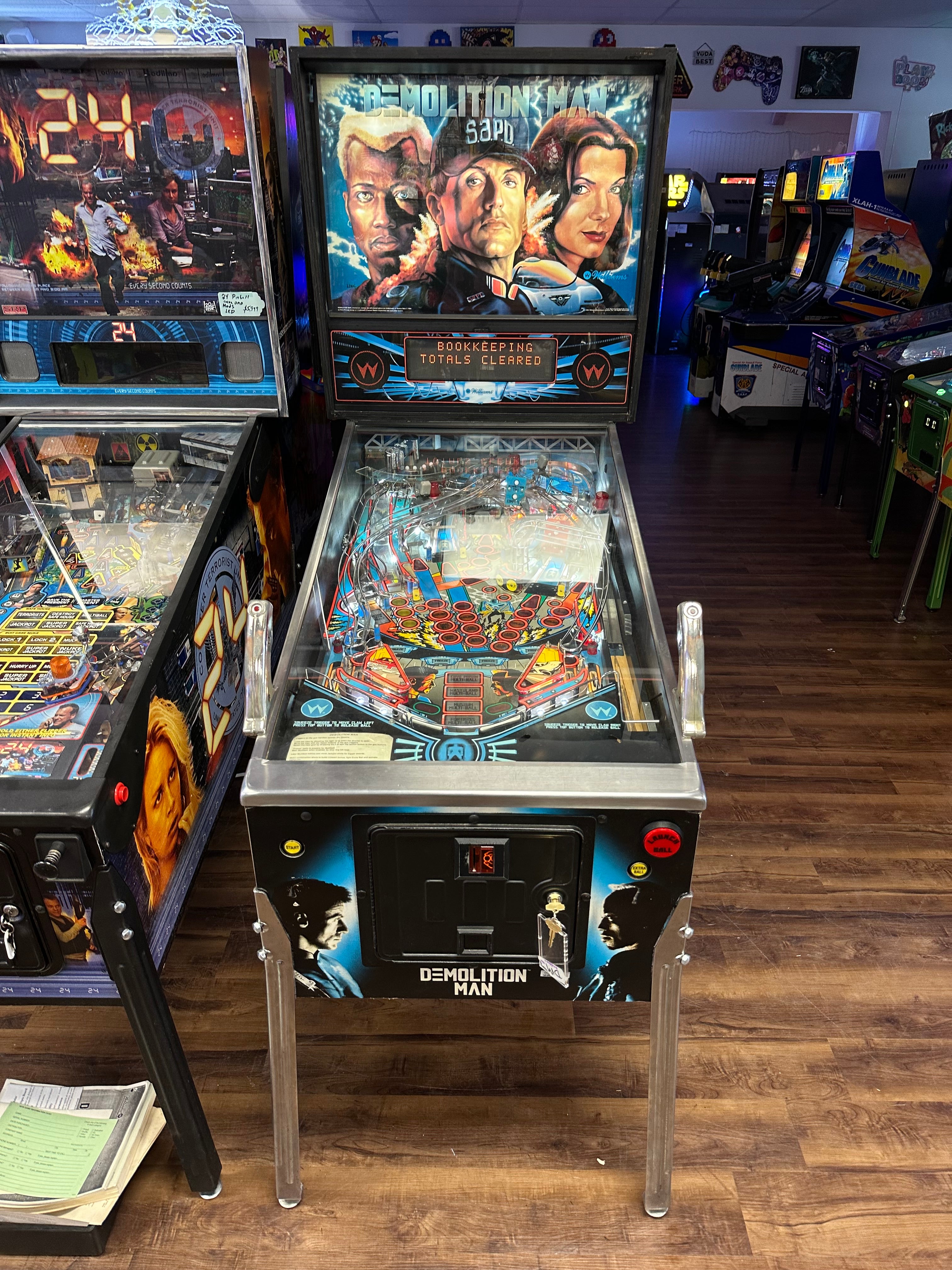 Williams Demolition Man Pinball Machine