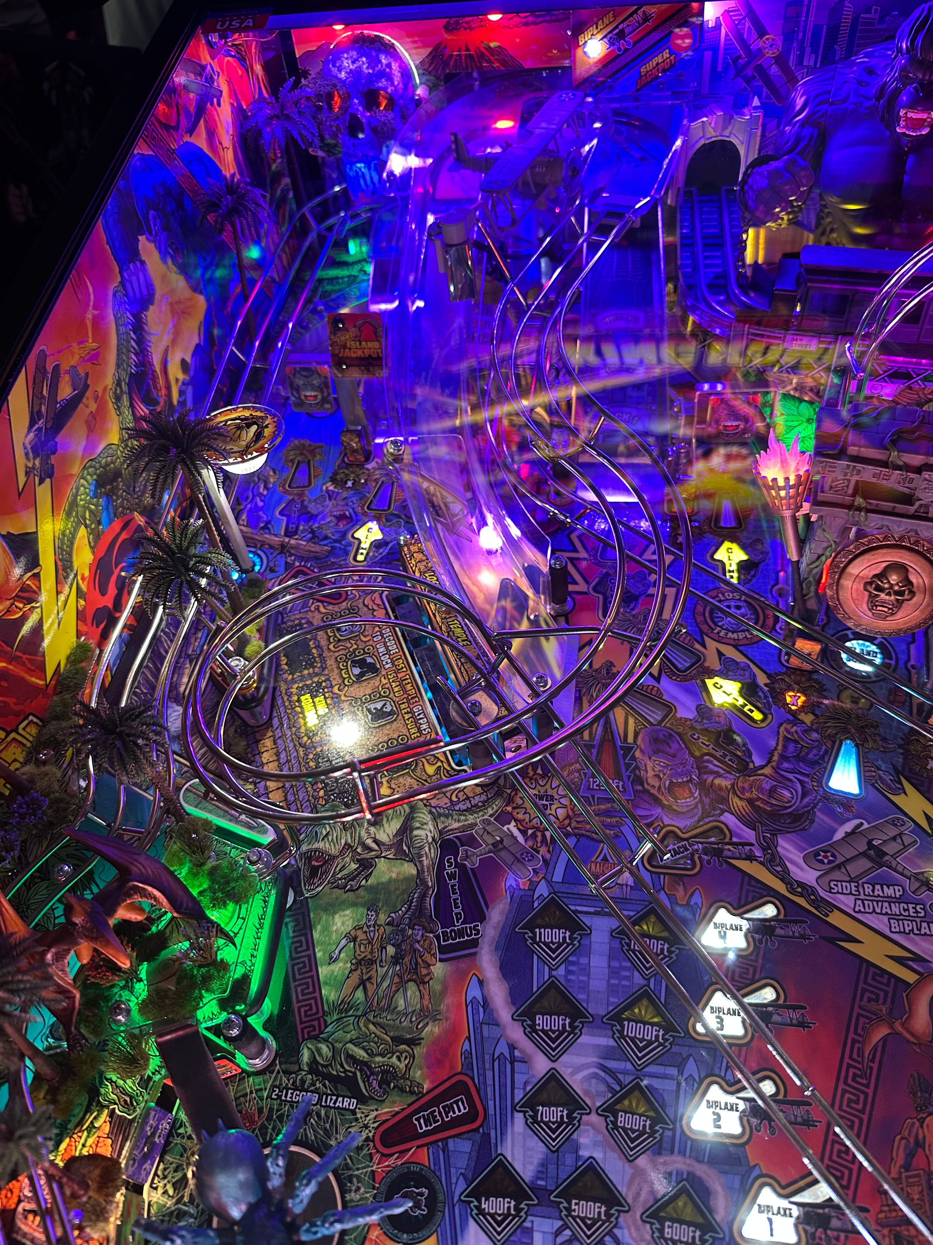 Stern Pinball LOADED King Kong: Myth of Terror Island Premium Pinball Machine
