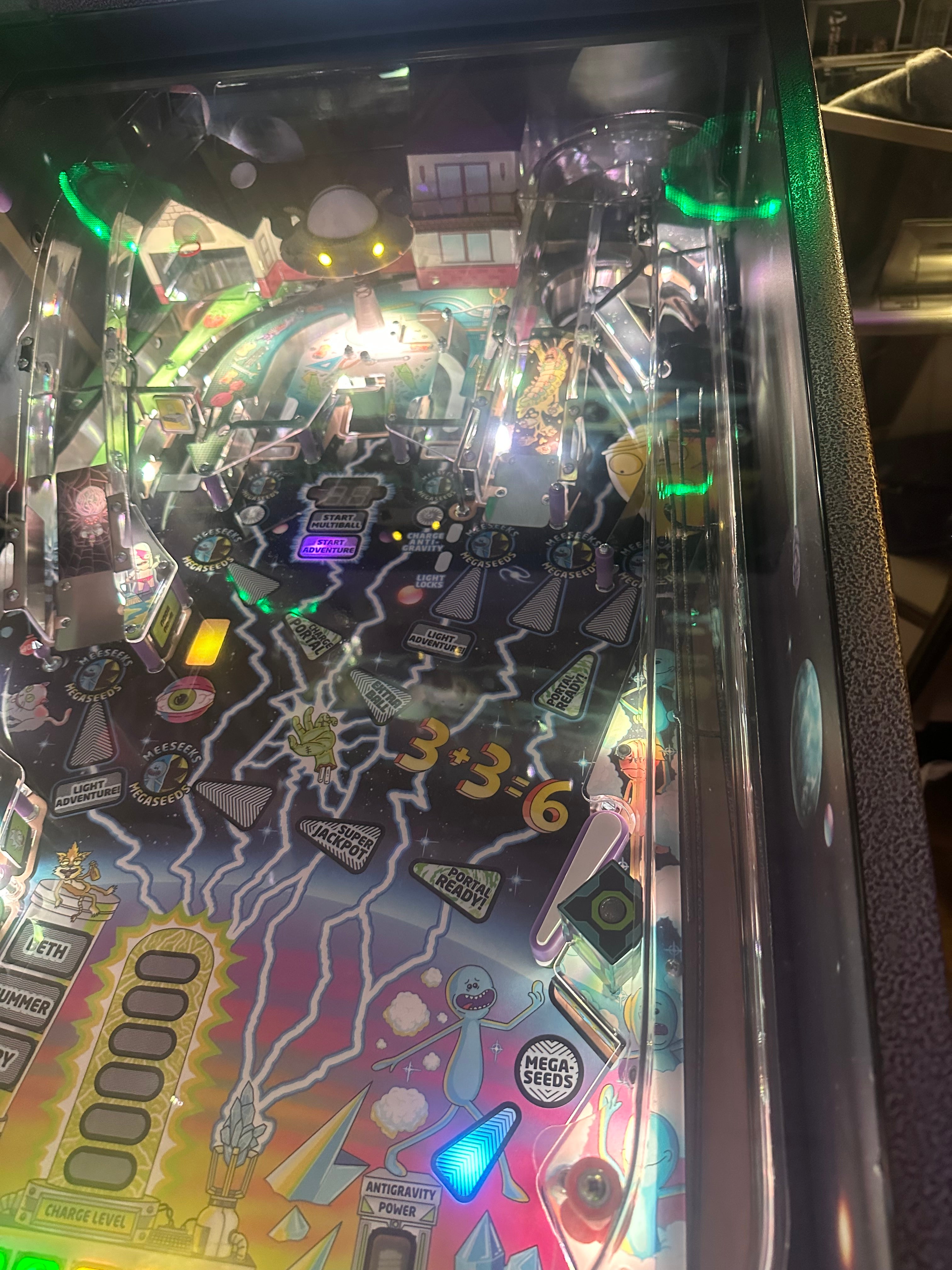 Spooky Pinball Rick and Morty Standard Pinball Machine