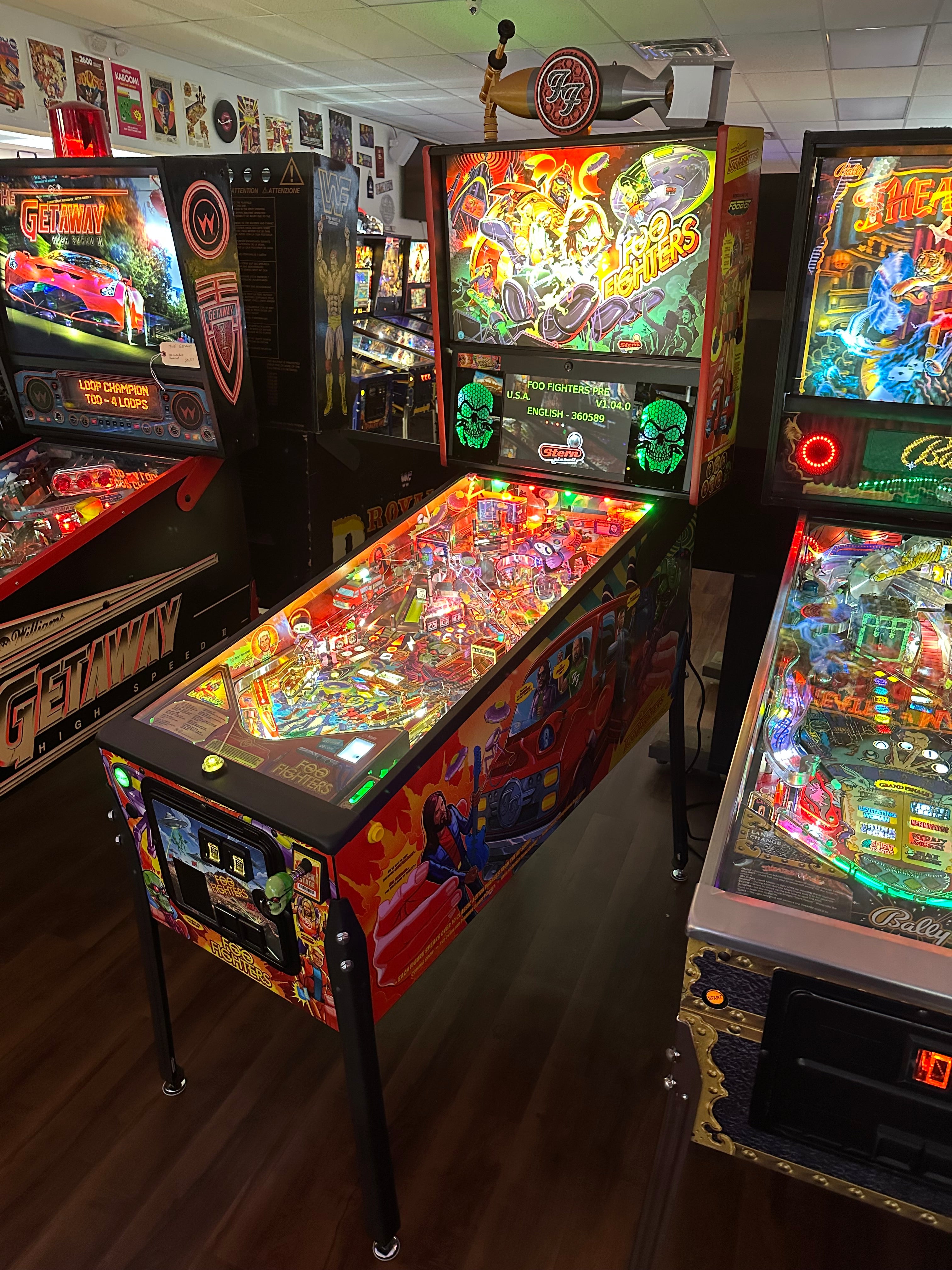 Stern Pinball LOADED Foo Fighters Premium Pinball Machine