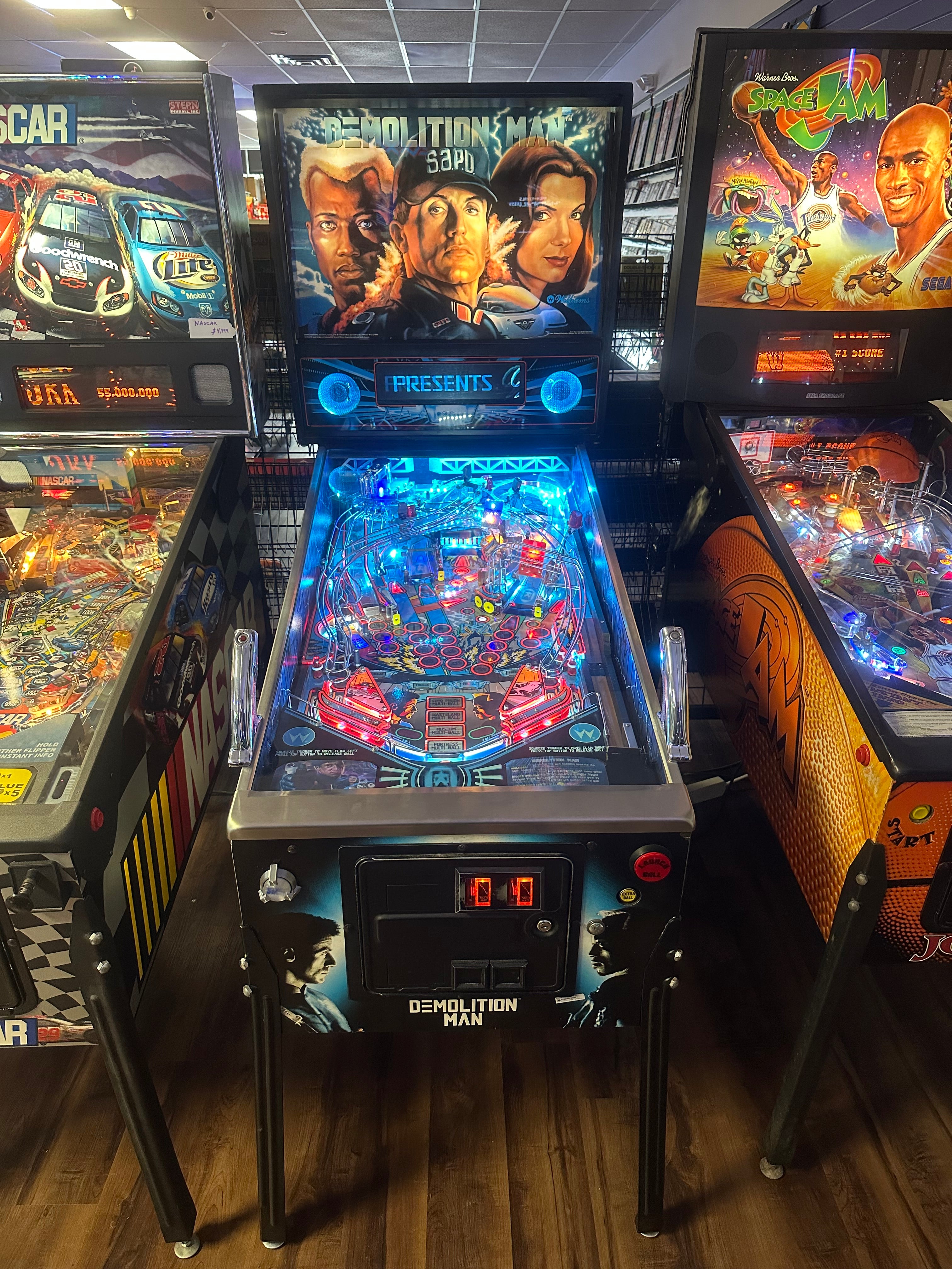 Williams Demolition Man Pinball Machine
