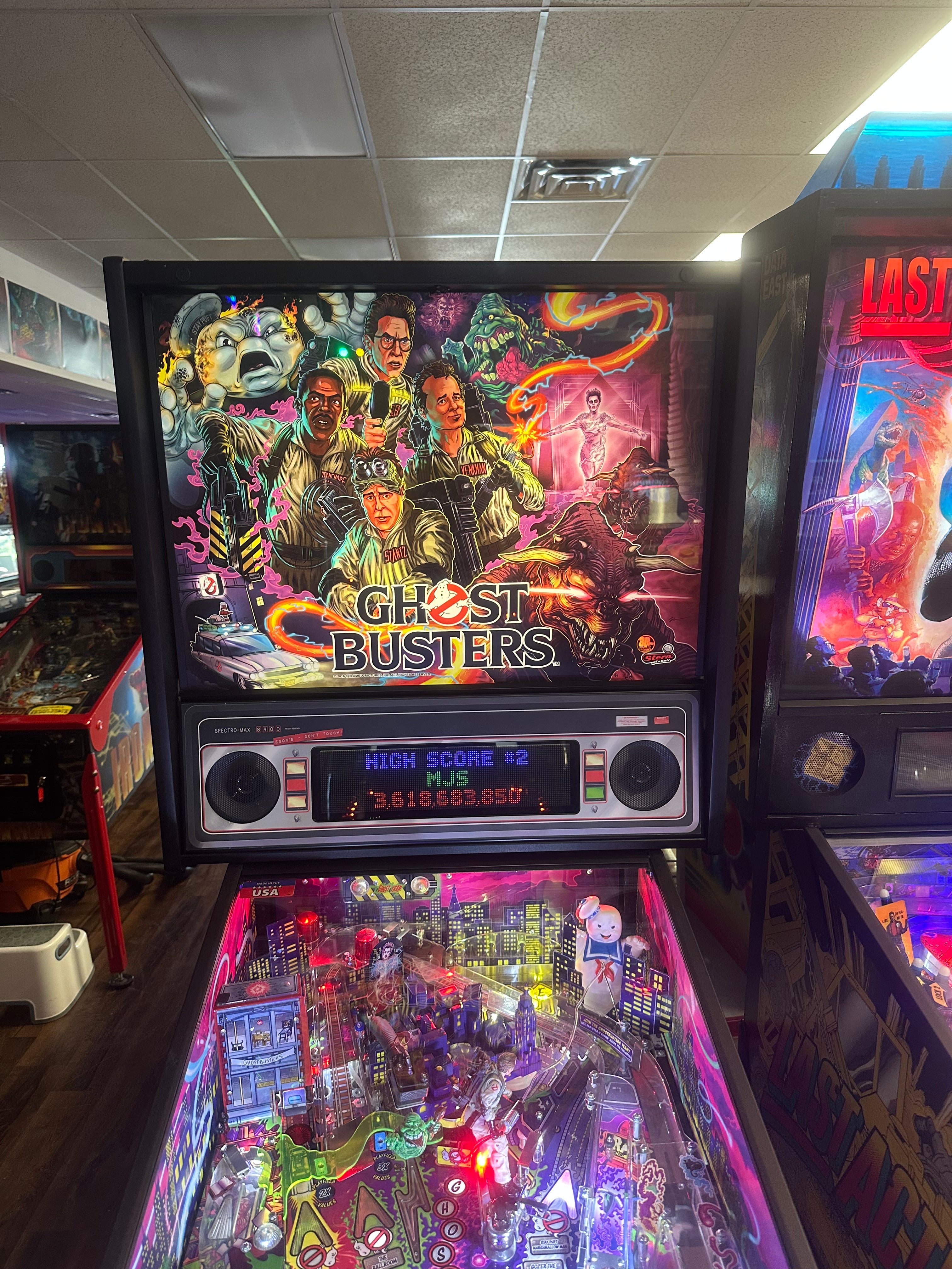 Stern Pinball LOADED Ghostbusters Pro Pinball Machine