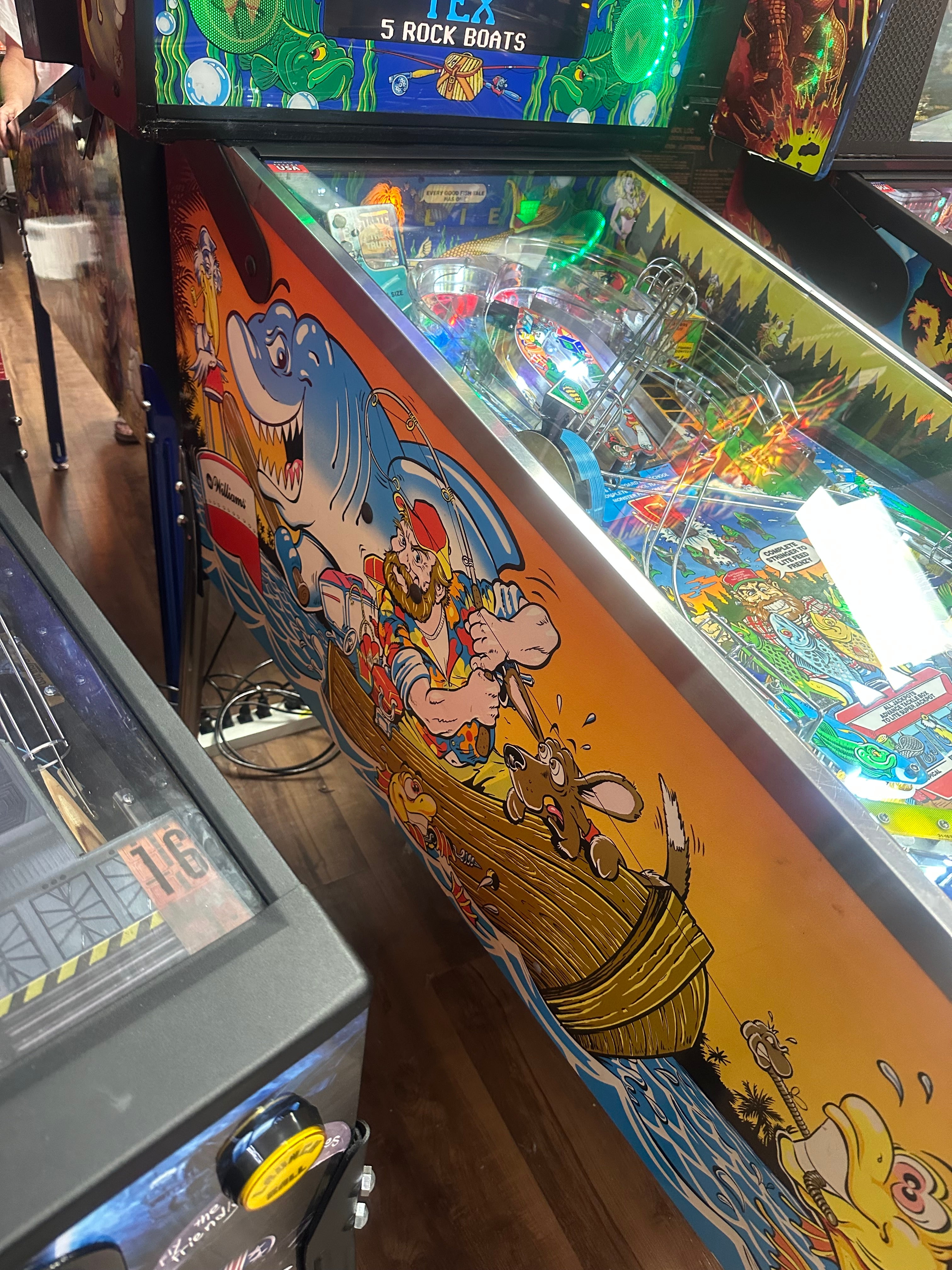 Williams LOADED Fish Tales Pinball Machine