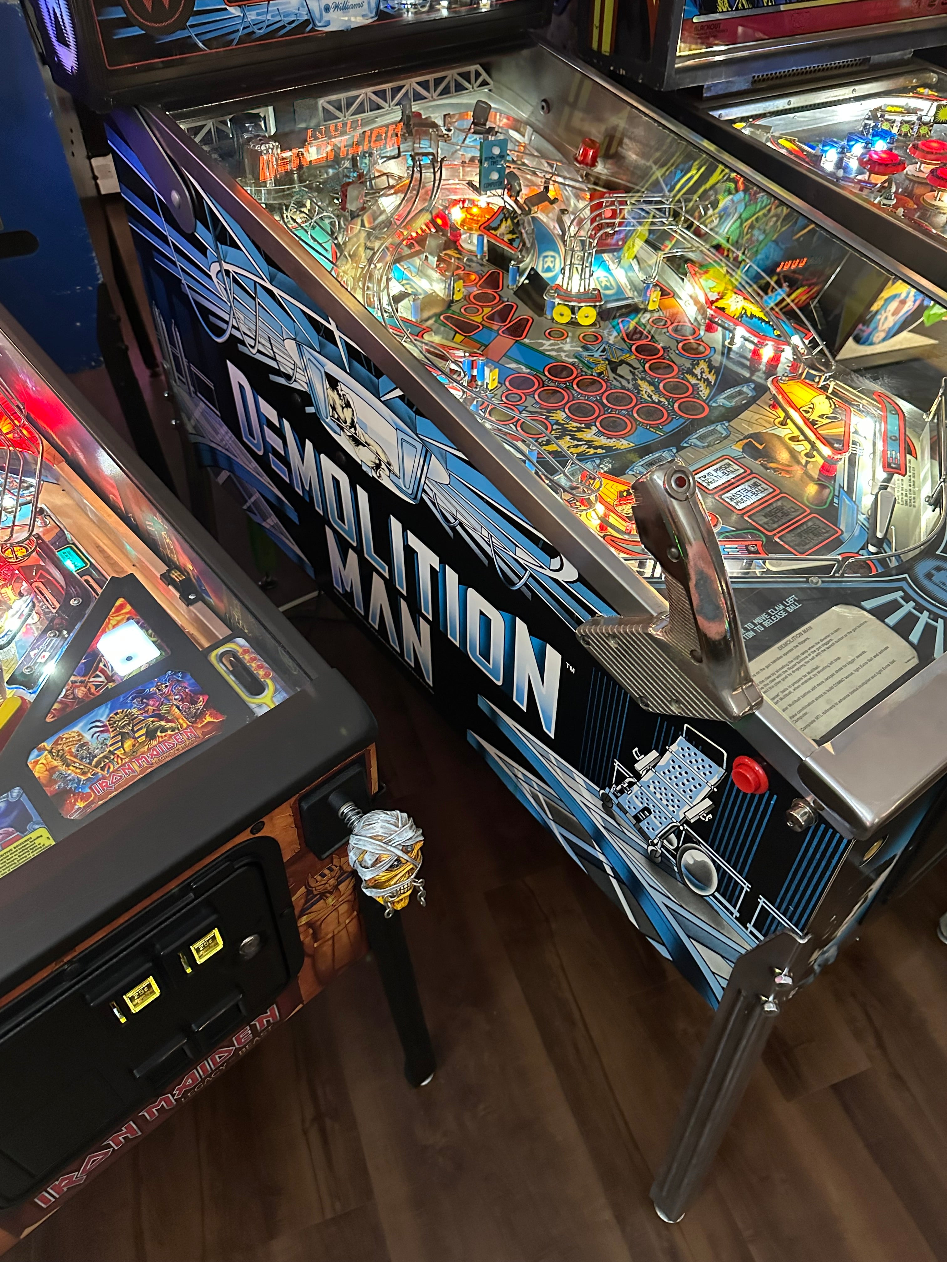 Williams Demolition Man Pinball Machine