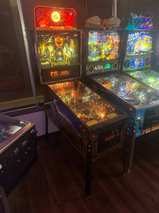 Stern Pinball The Lord of the Rings Pinball Machine