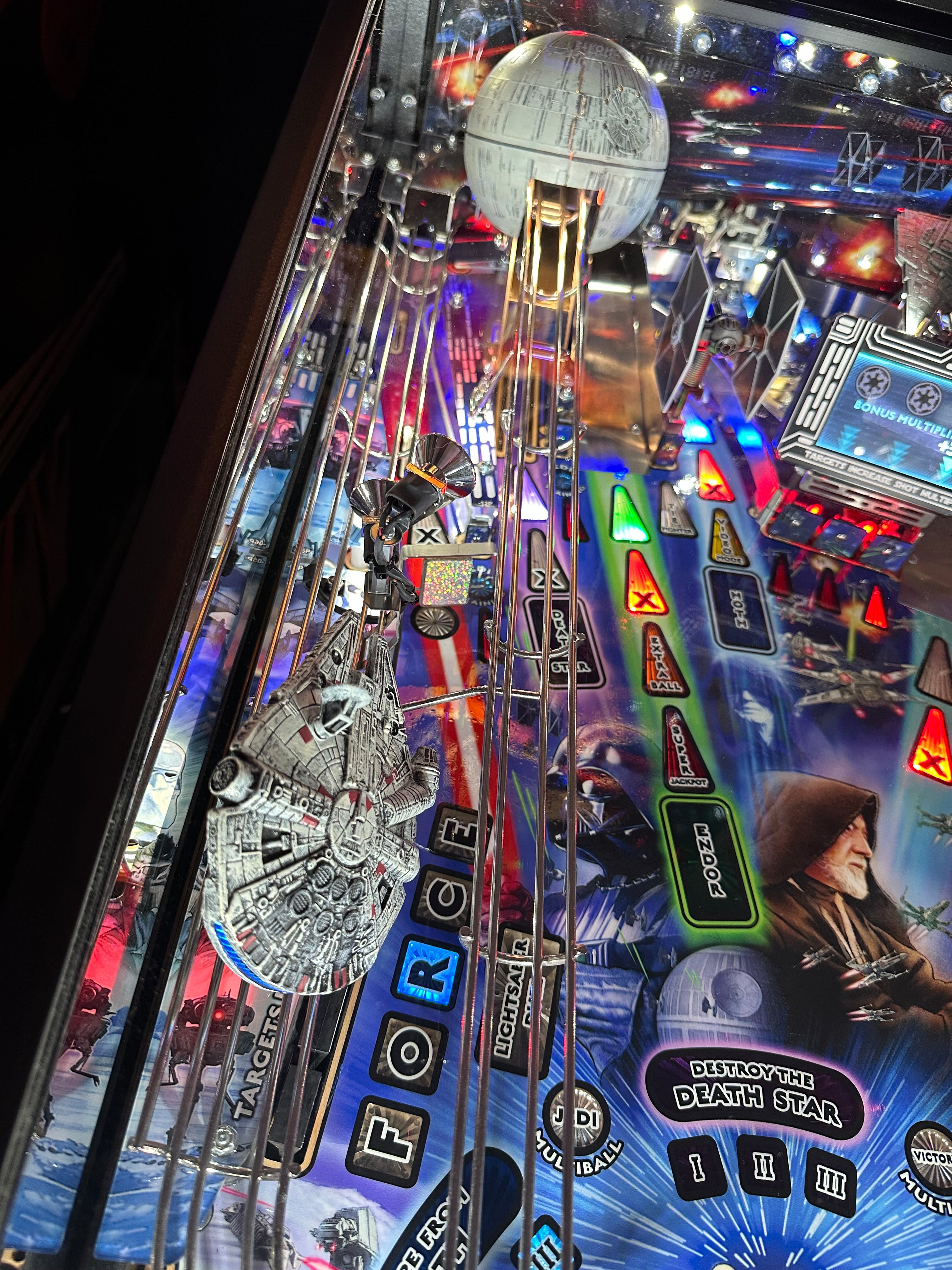 Stern Pinball LOADED Star Wars Premium Pinball Machine