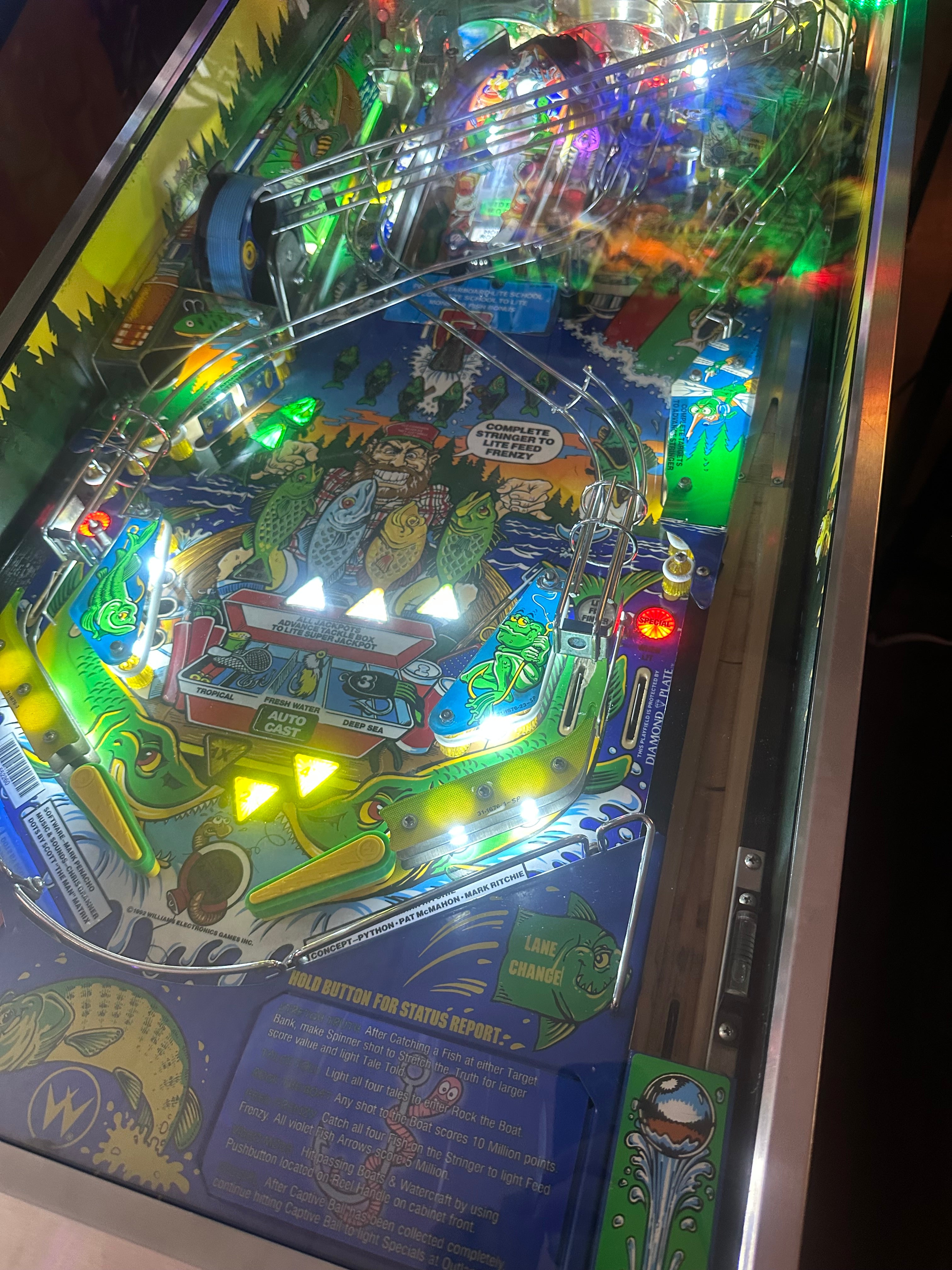 Williams LOADED Fish Tales Pinball Machine