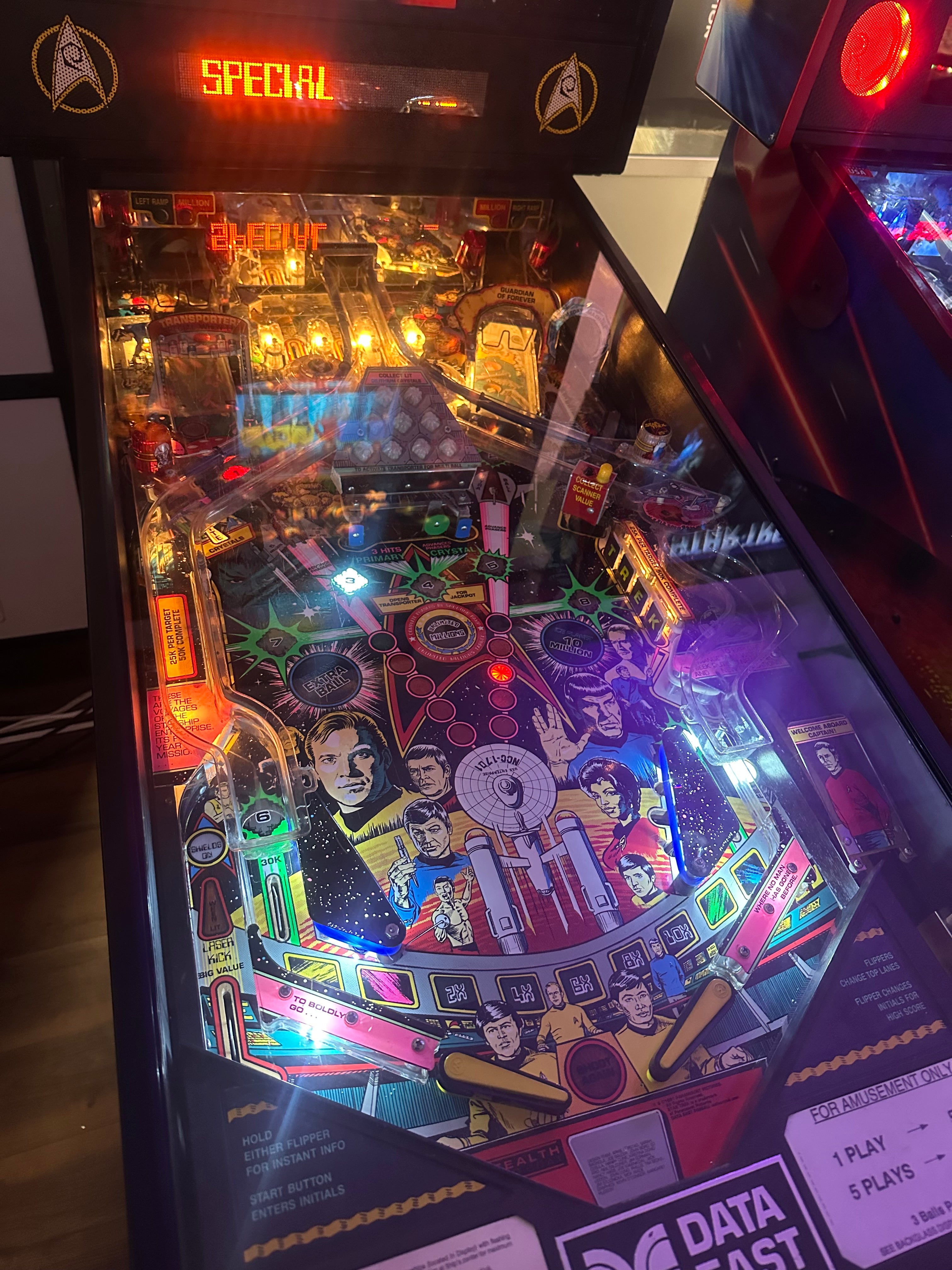 Data East Star Trek Pinball Machine