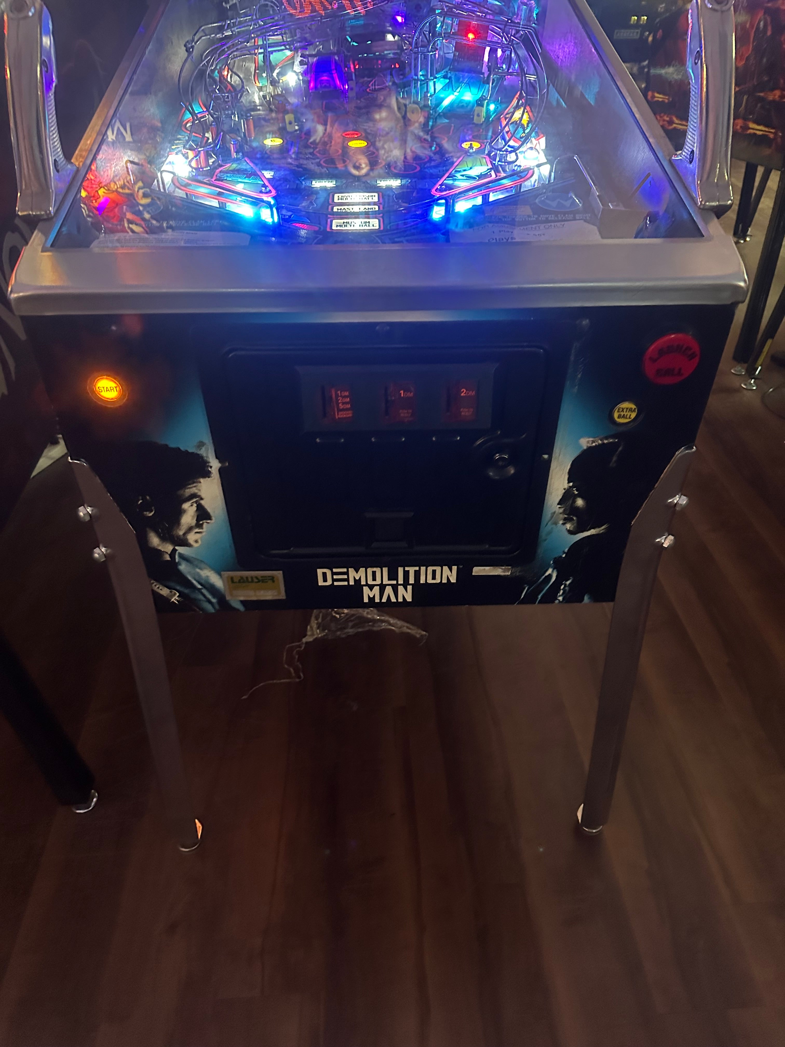 Williams Demolition Man Pinball Machine