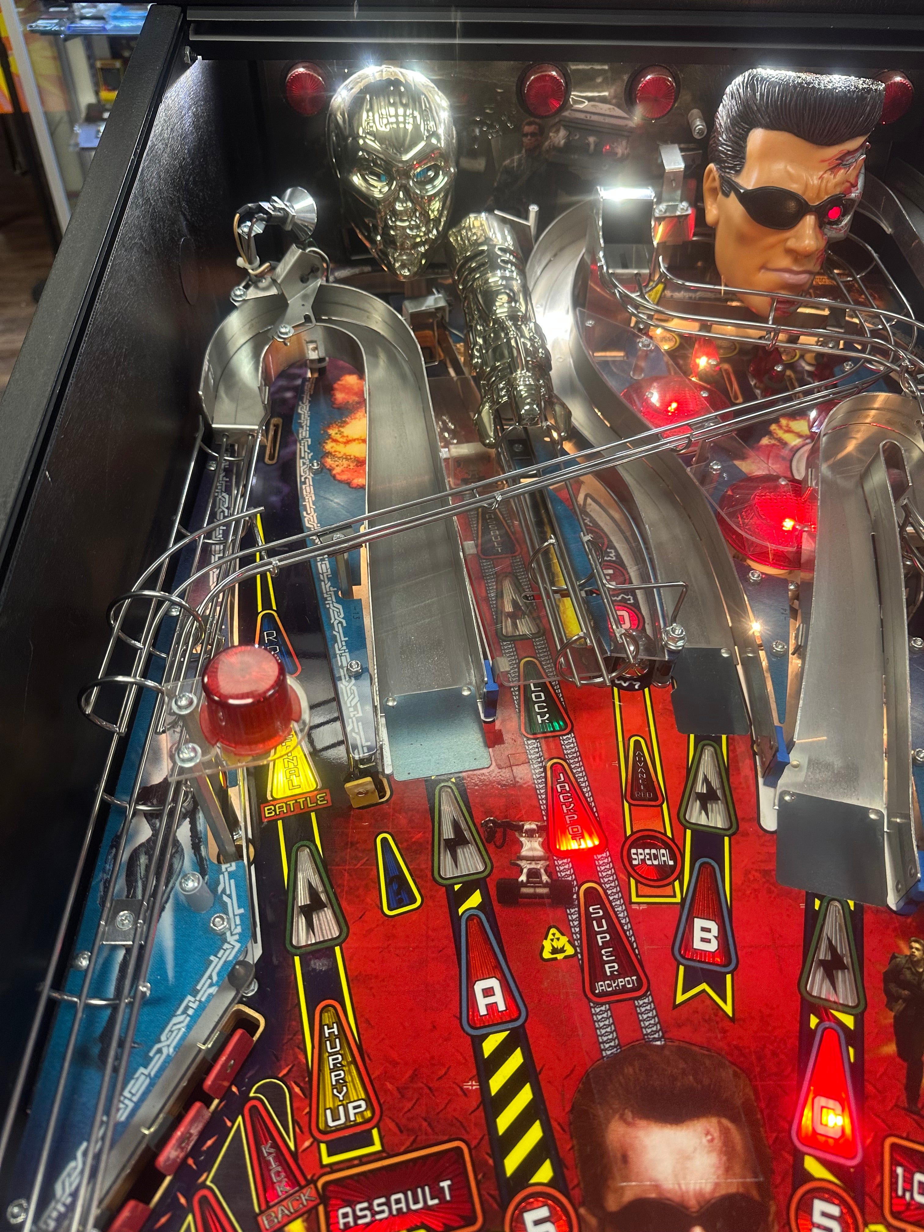 Stern Pinball Terminator 3: Rise of the Machines Pinball Machine