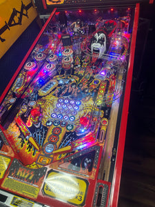 Stern Pinball KISS Limited Edition Pinball Machine with Stern Topper
