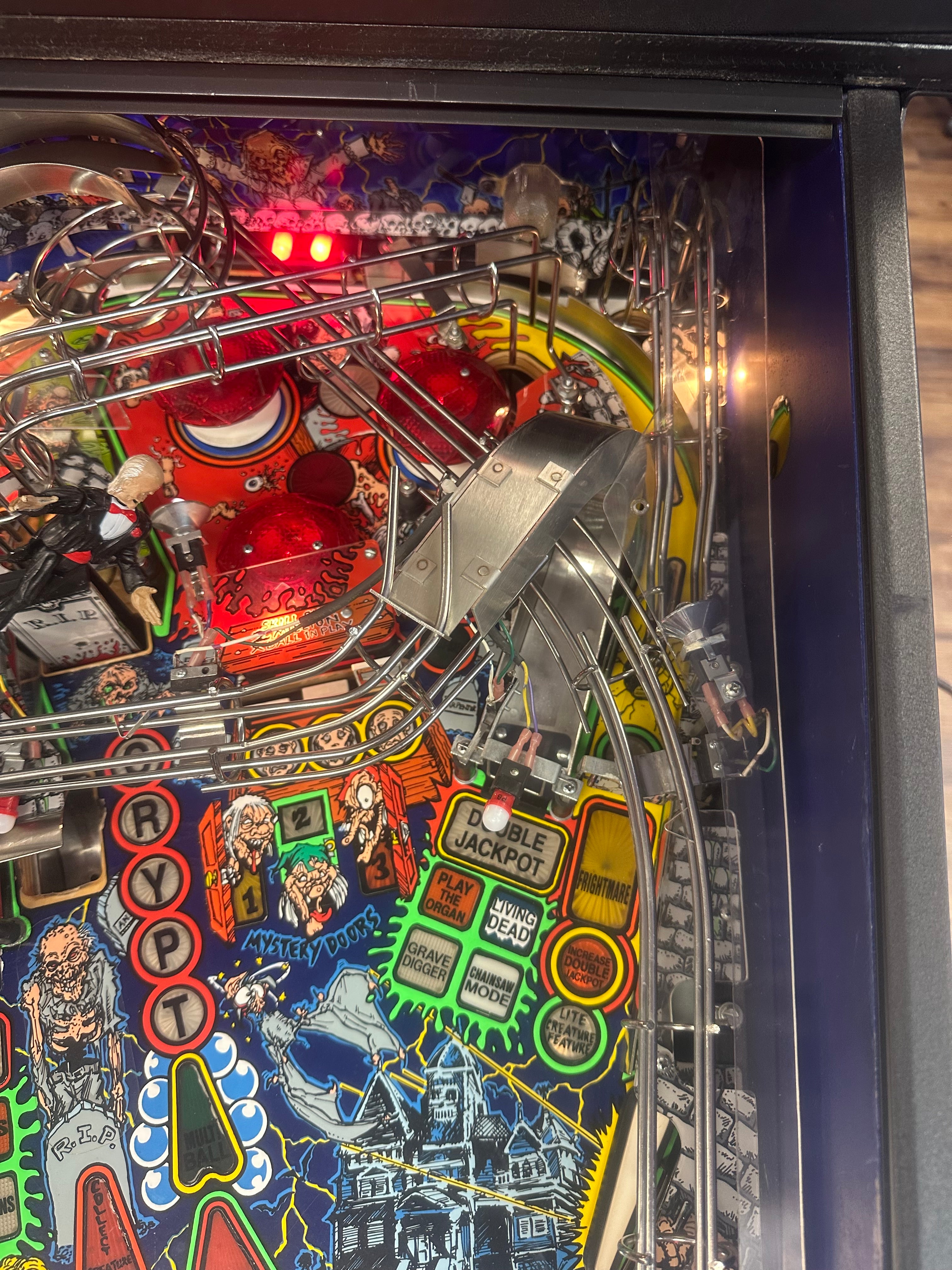 Data East Tales from the Crypt Pinball Machine