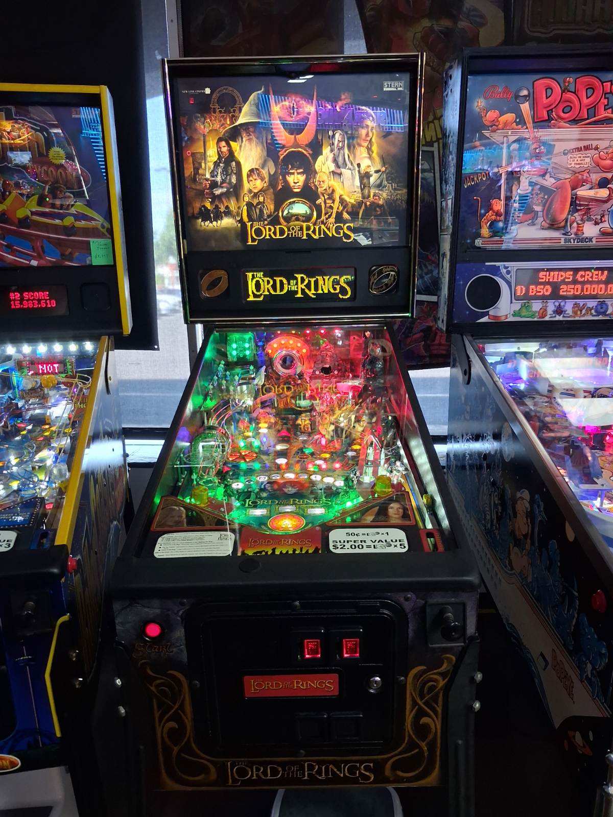 Stern Pinball LOADED The Lord of the Rings Pinball Machine