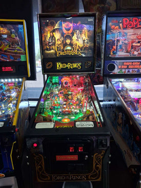Stern Pinball LOADED The Lord of the Rings Pinball Machine