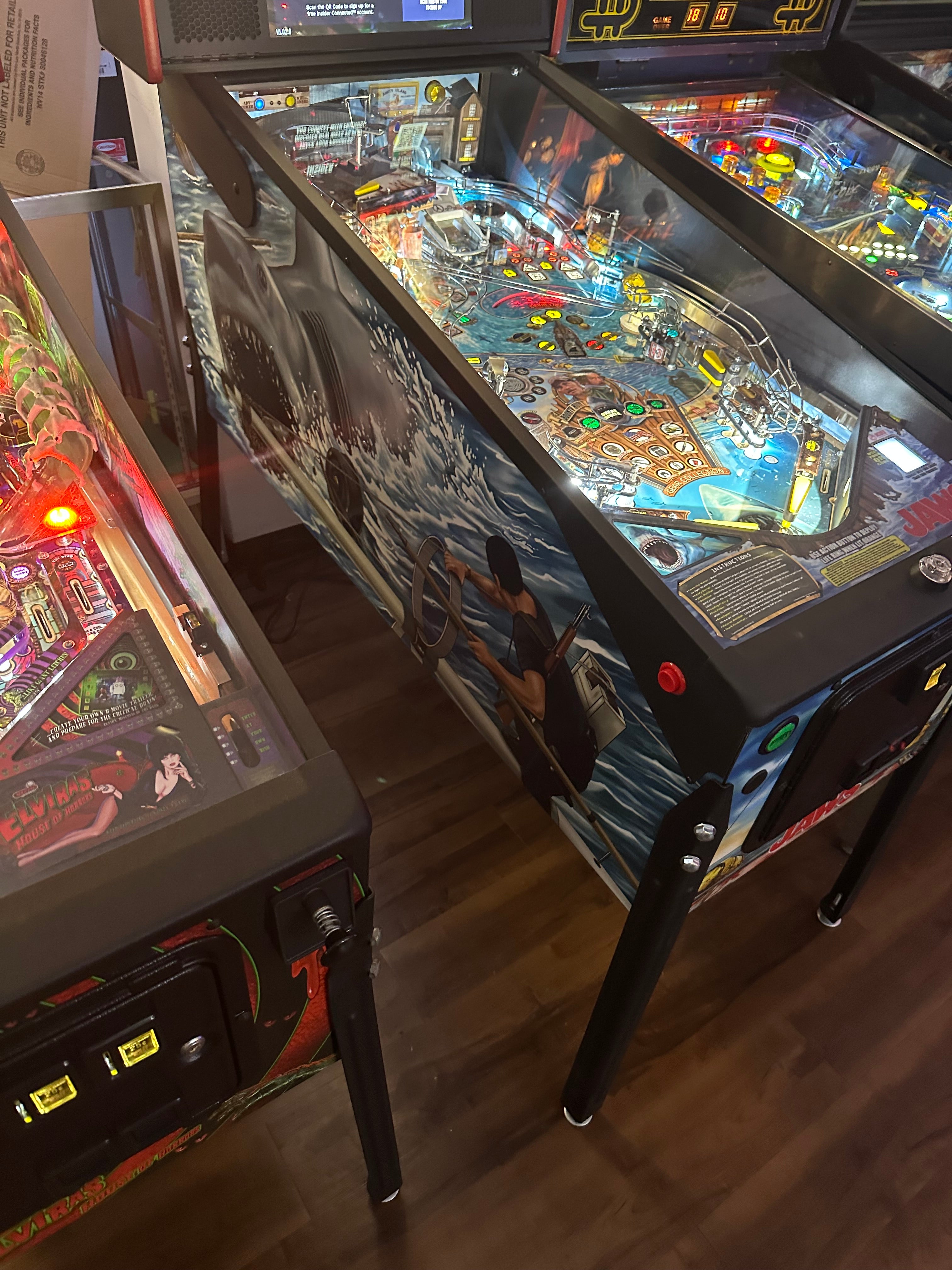 Stern Pinball Jaws Premium Pinball Machine