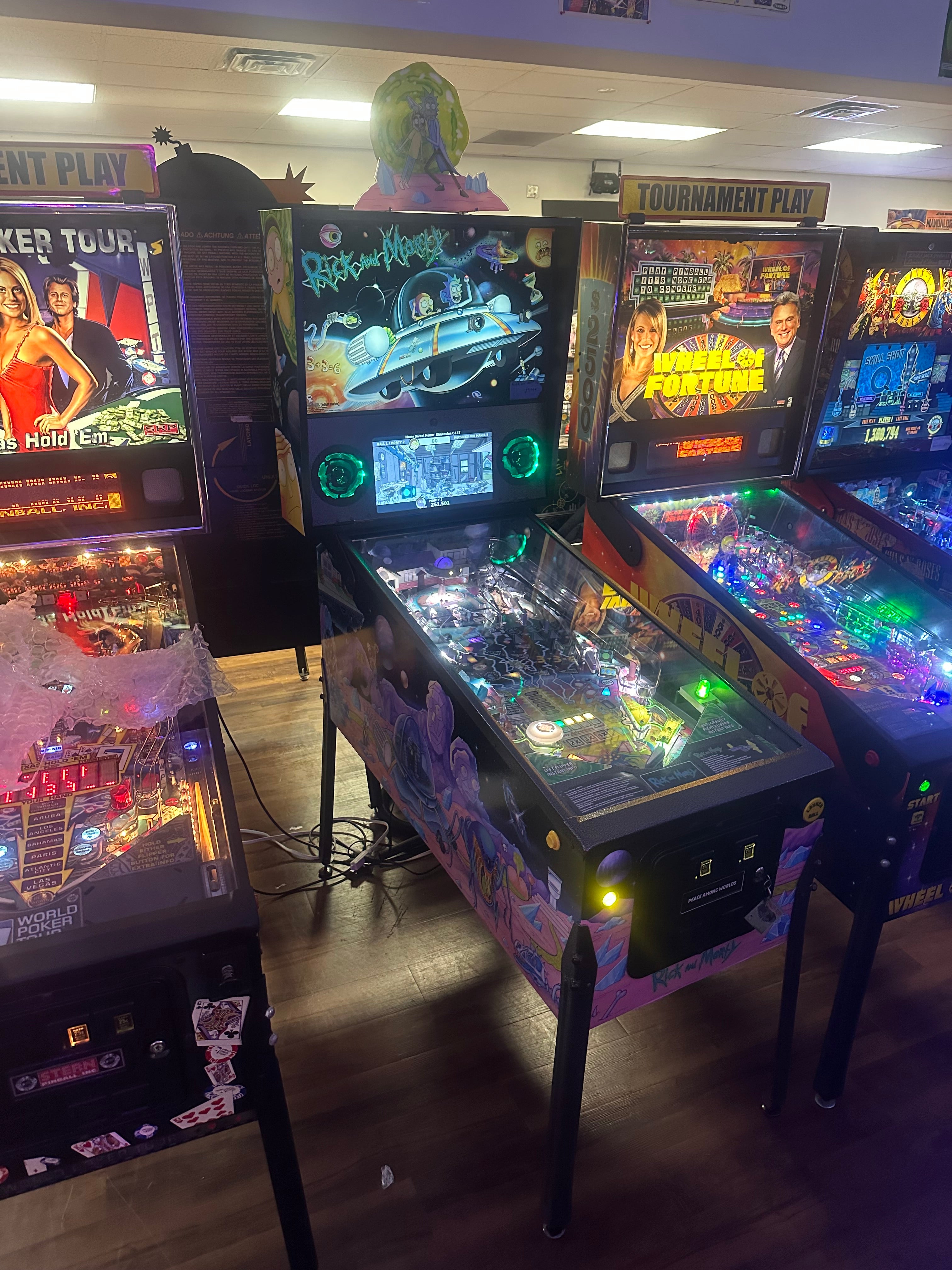 Spooky Pinball Rick and Morty Standard Pinball Machine
