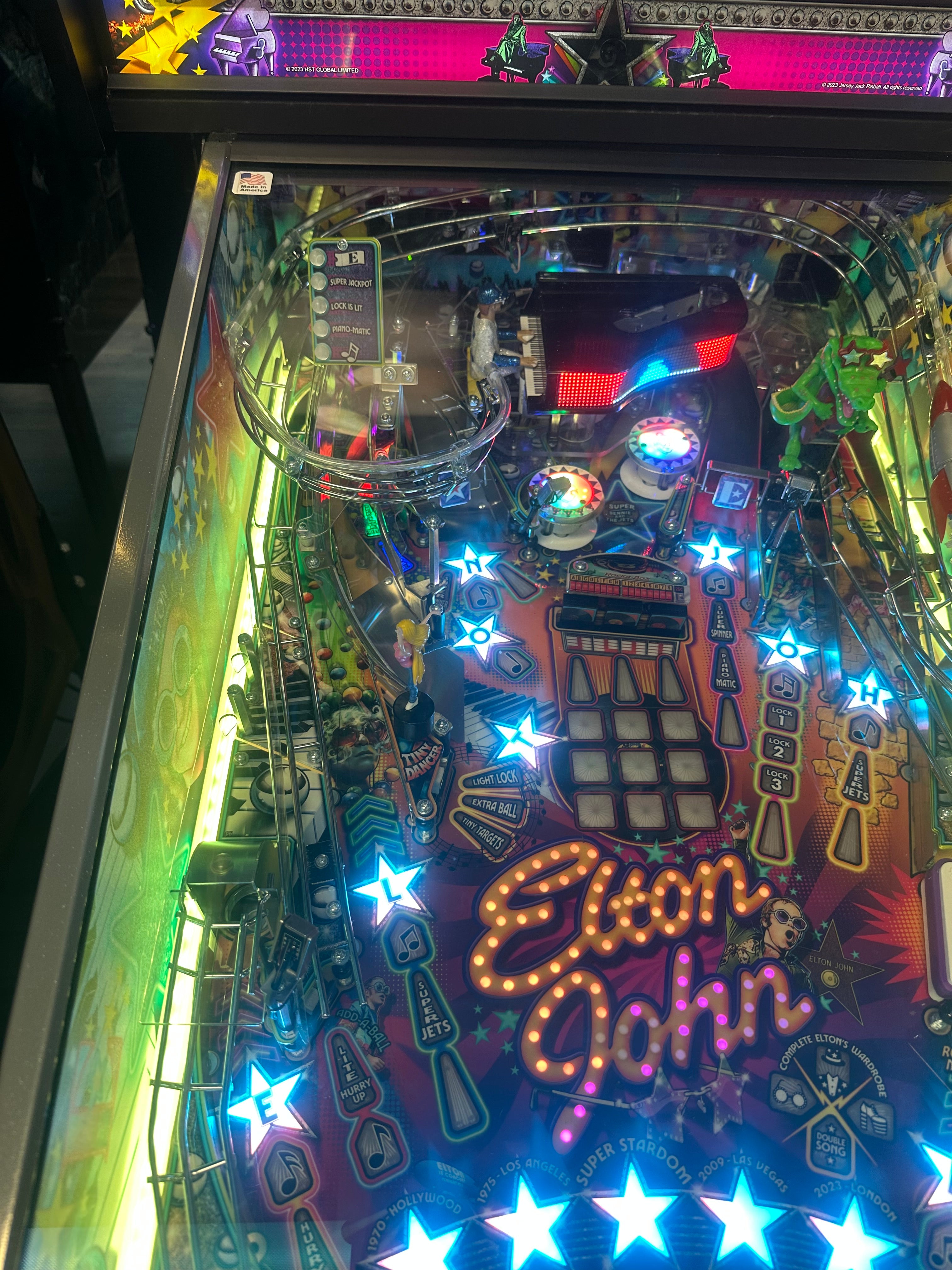 JJP Elton John Platinum Edition Pinball Machine
