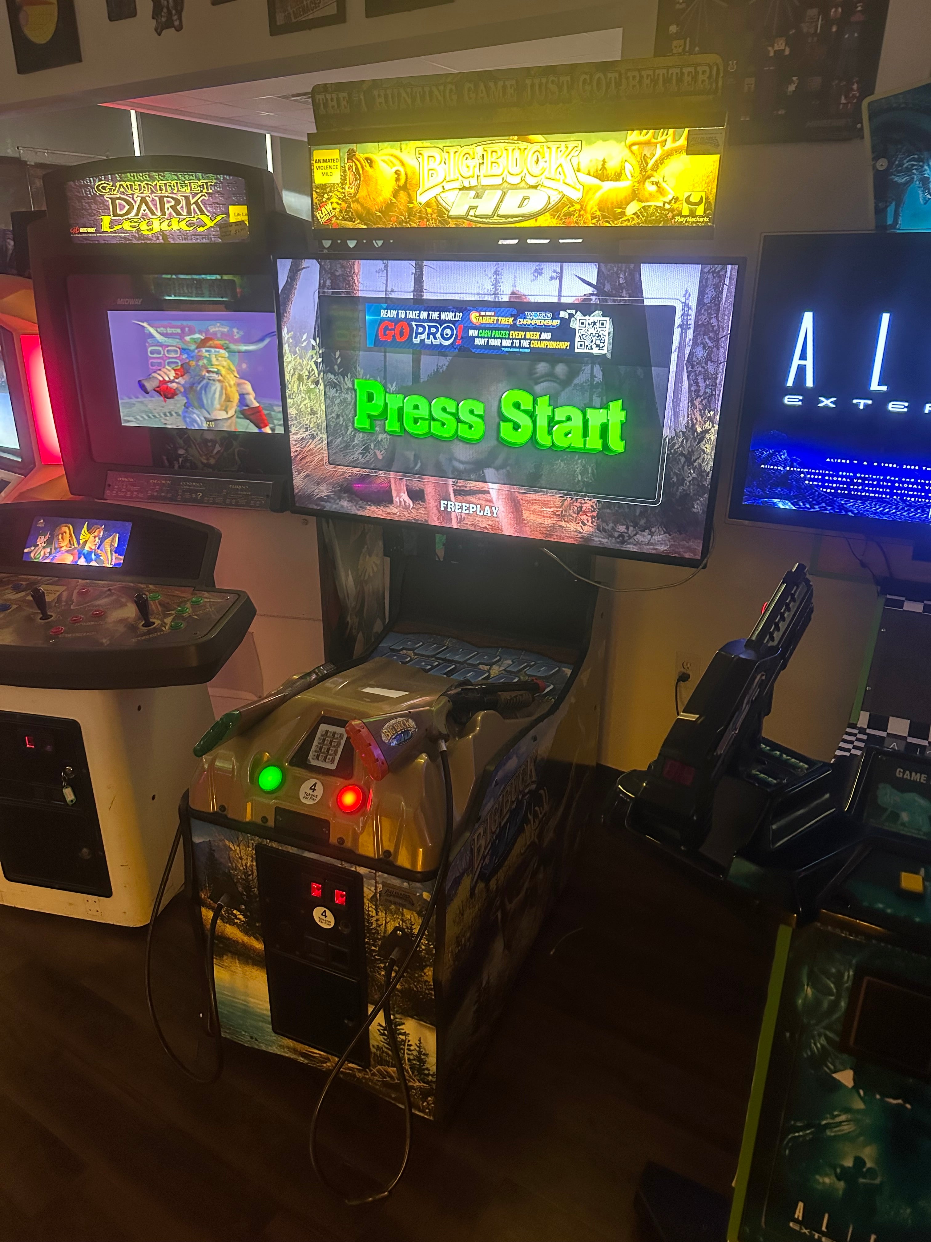 Raw Thrills Big Buck Hunter HD Deluxe Arcade Game