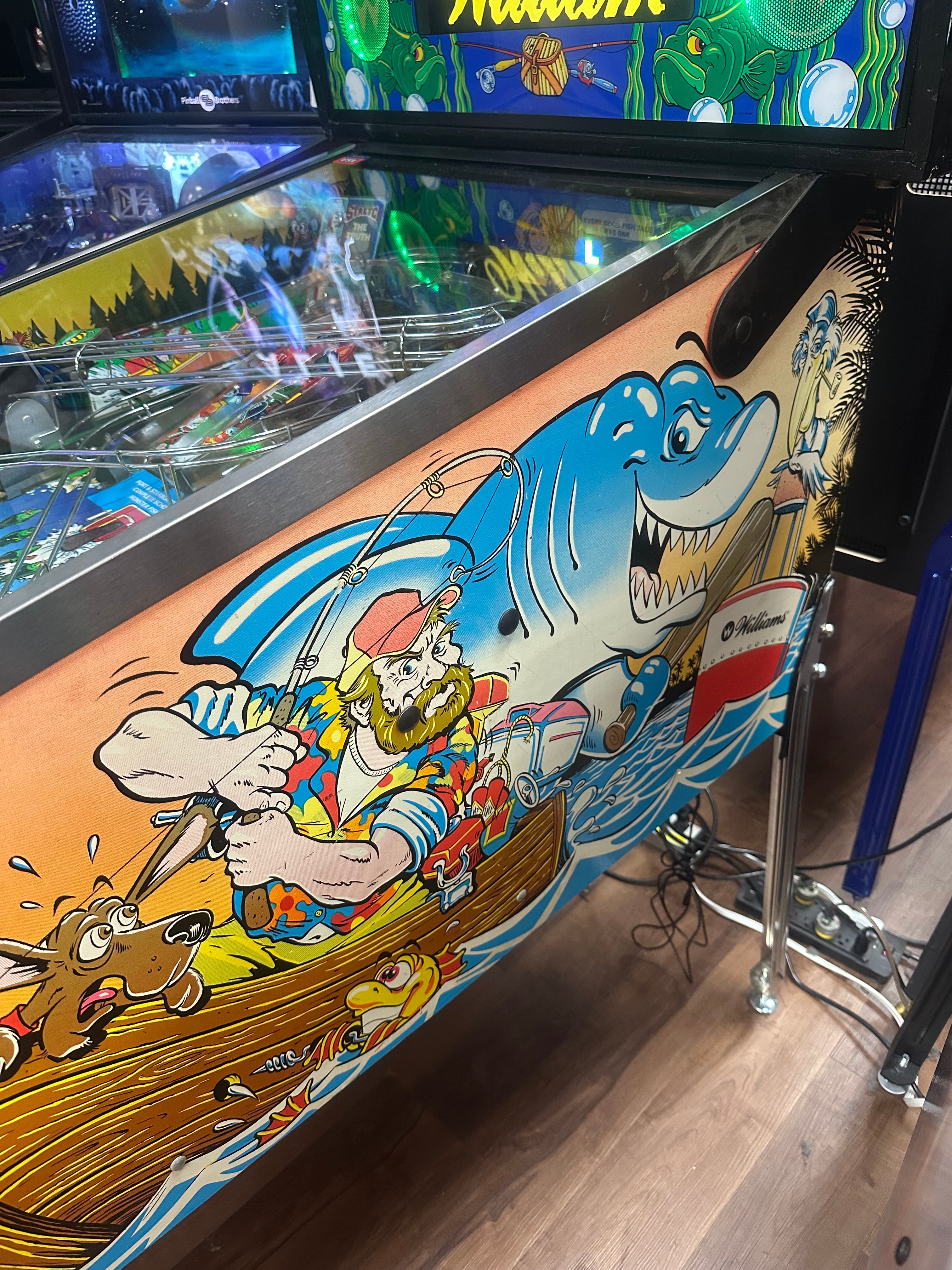 Williams LOADED Fish Tales Pinball Machine