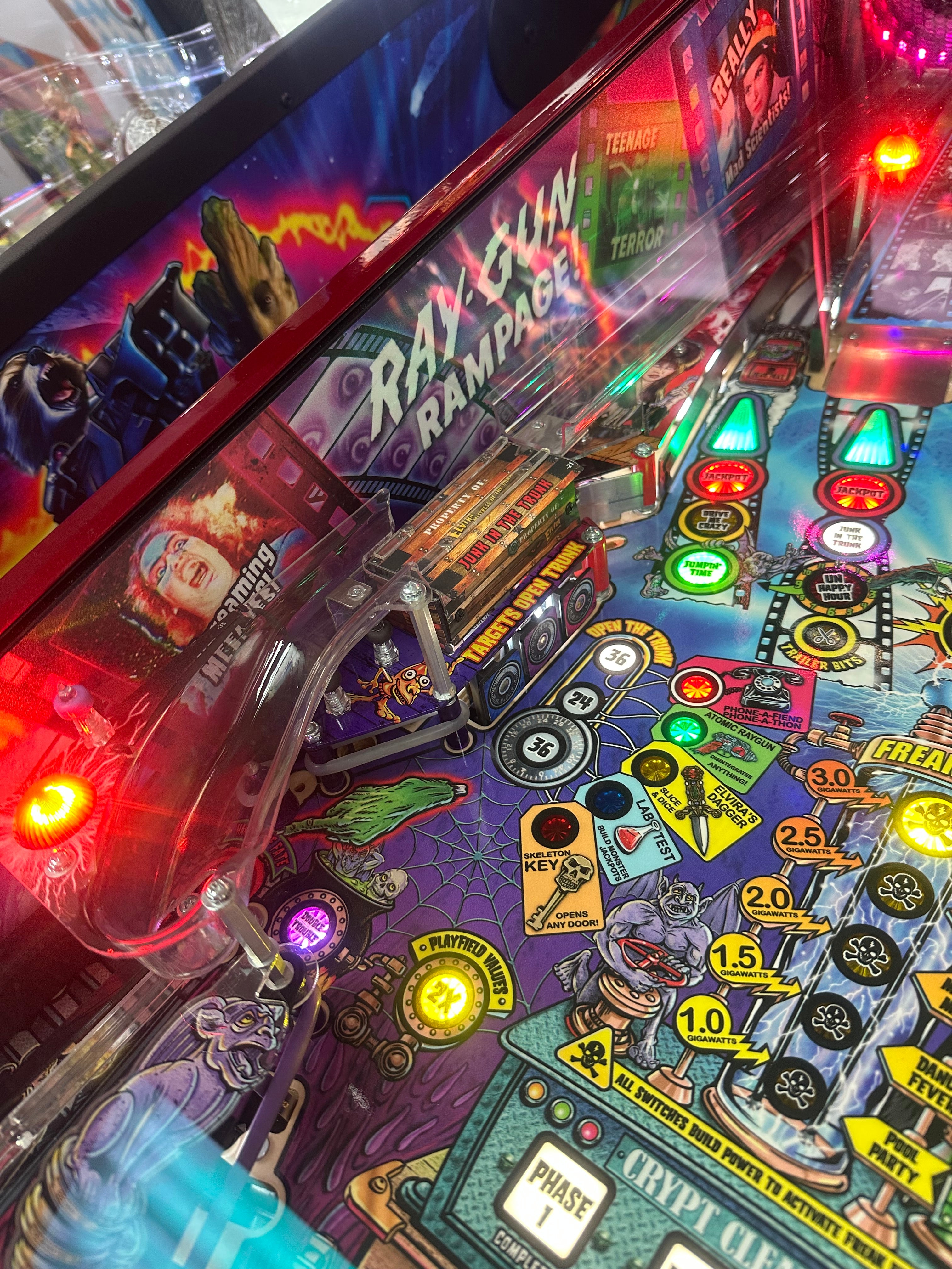 Stern Pinball LOADED Elvira's House of Horrors Premium Pinball Machine