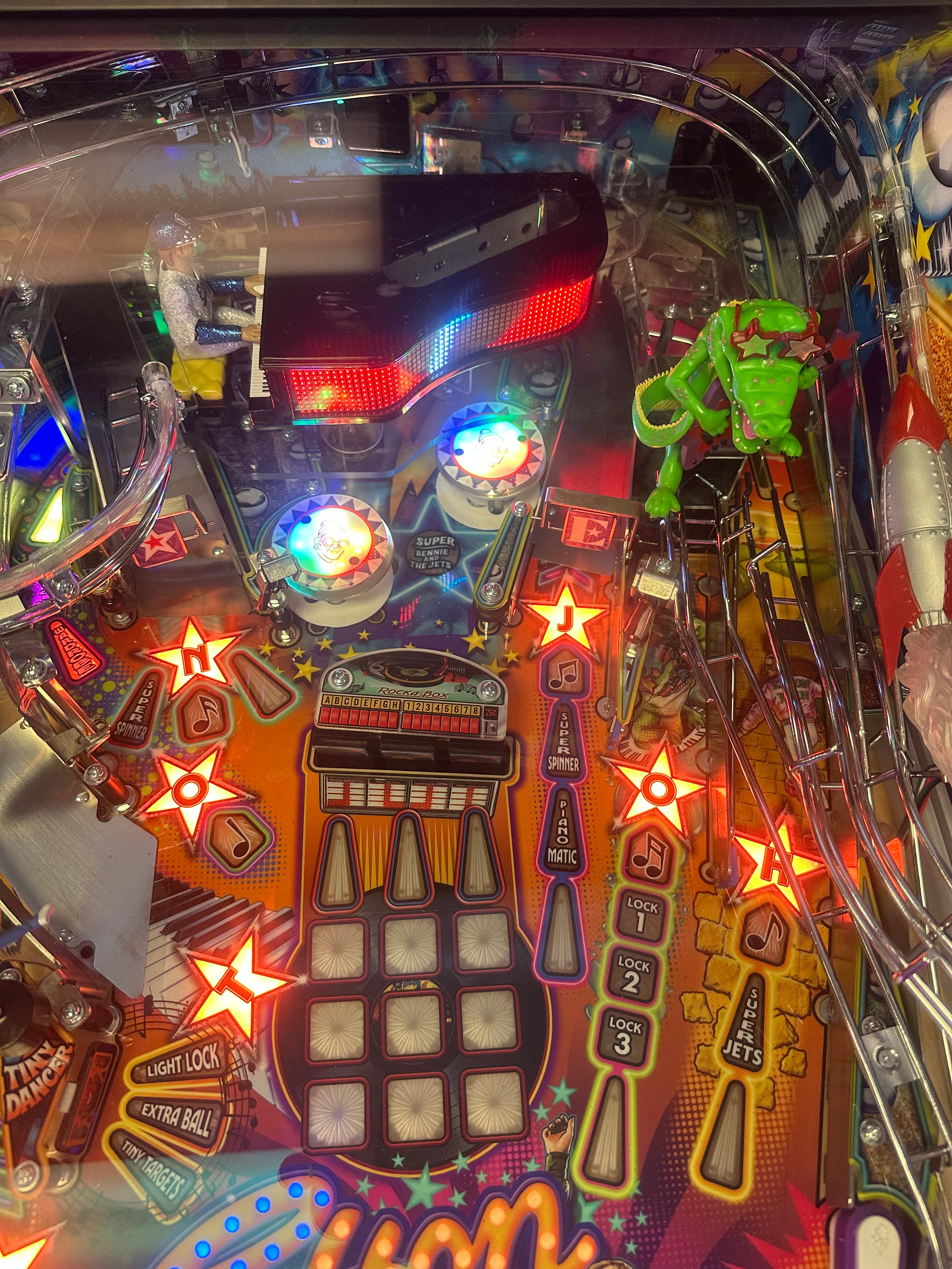 JJP Elton John Platinum Edition Pinball Machine