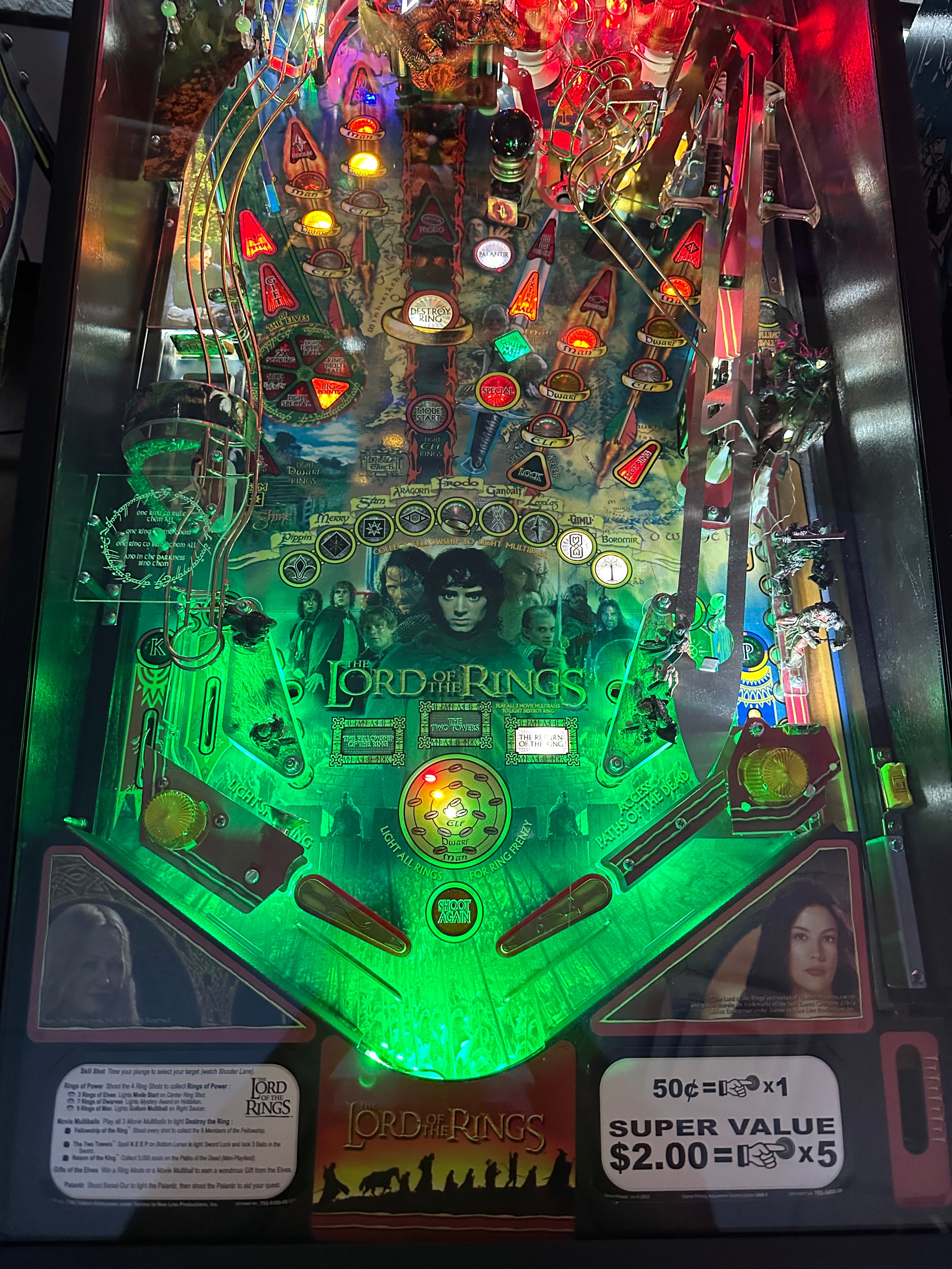 Stern Pinball LOADED The Lord of the Rings Pinball Machine
