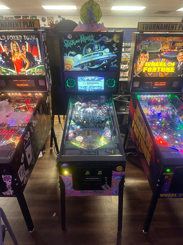 Image of Spooky Pinball Rick and Morty Standard Pinball Machine