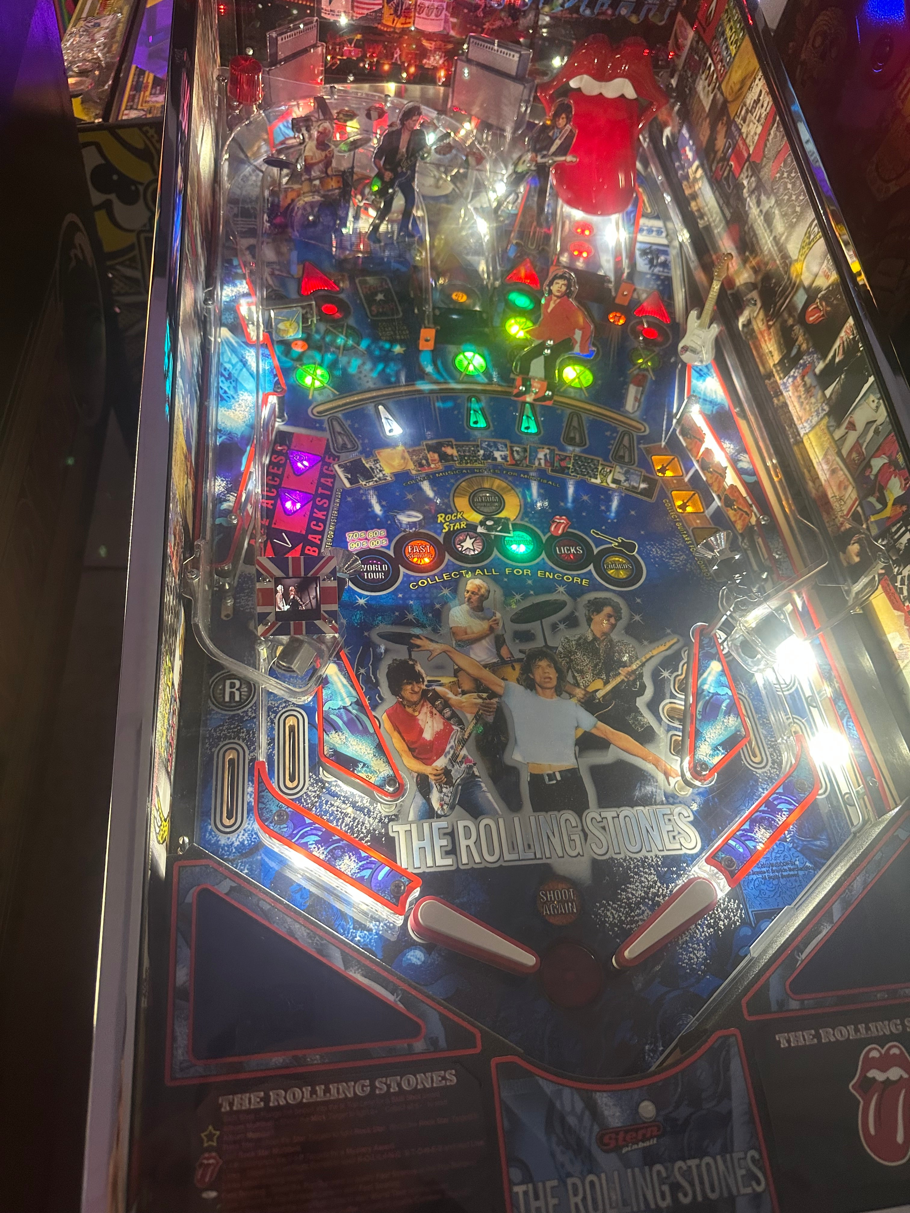 Stern Pinball LOADED The Rolling Stones Limited Edition Pinball Machine