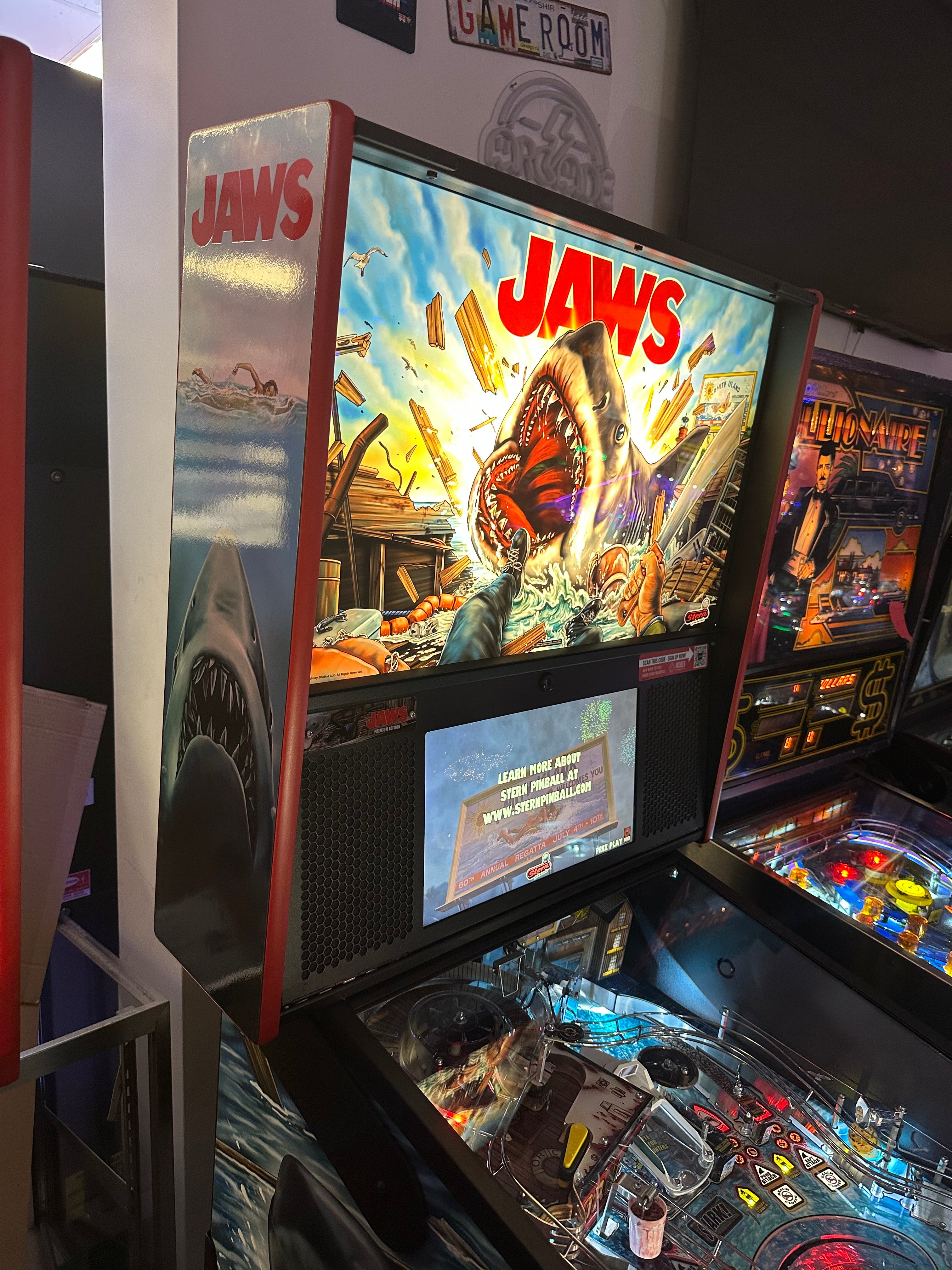 Stern Pinball Jaws Premium Pinball Machine
