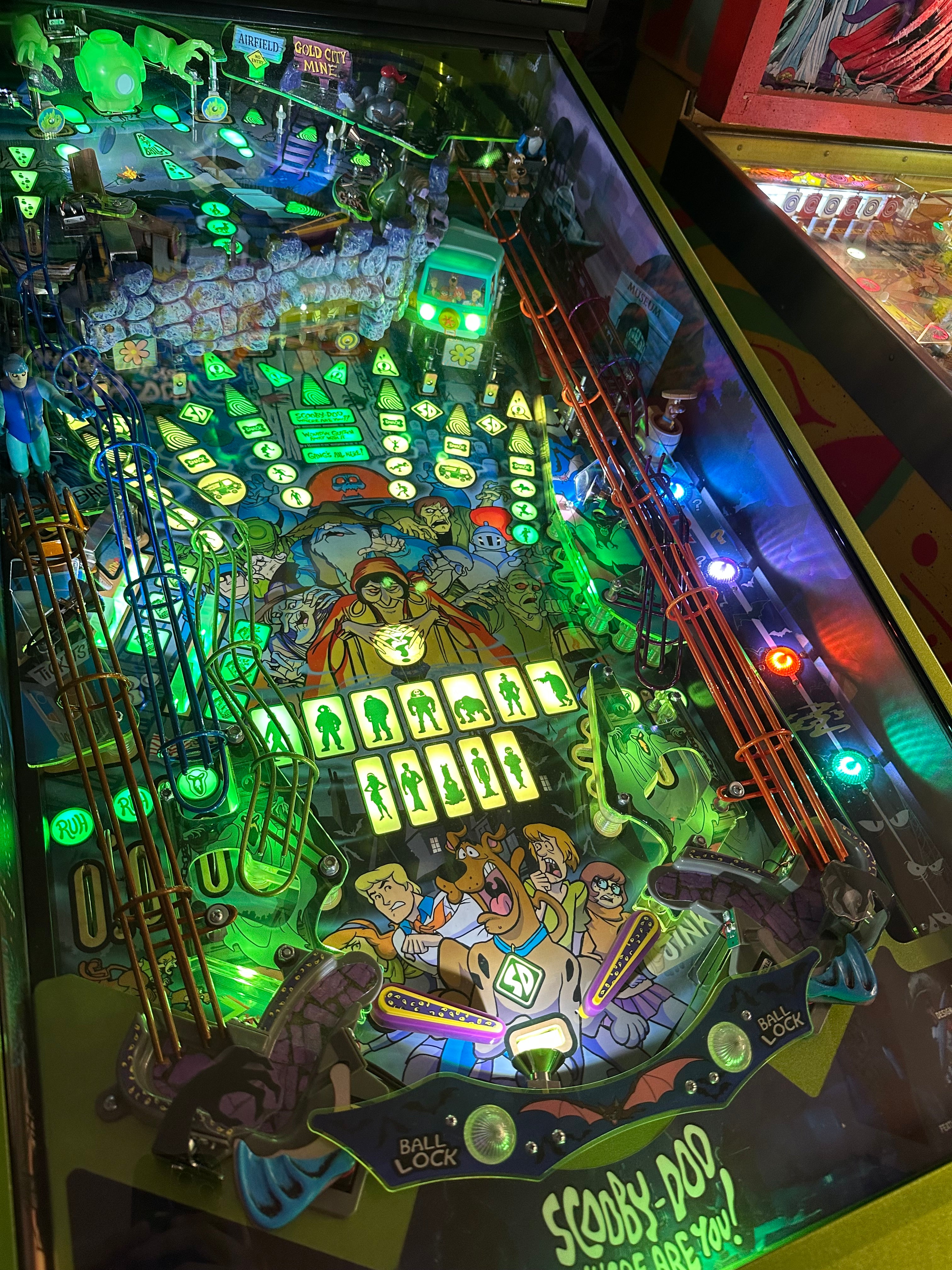 Spooky Pinball Scooby-Doo Collectors Edition Pinball Machine