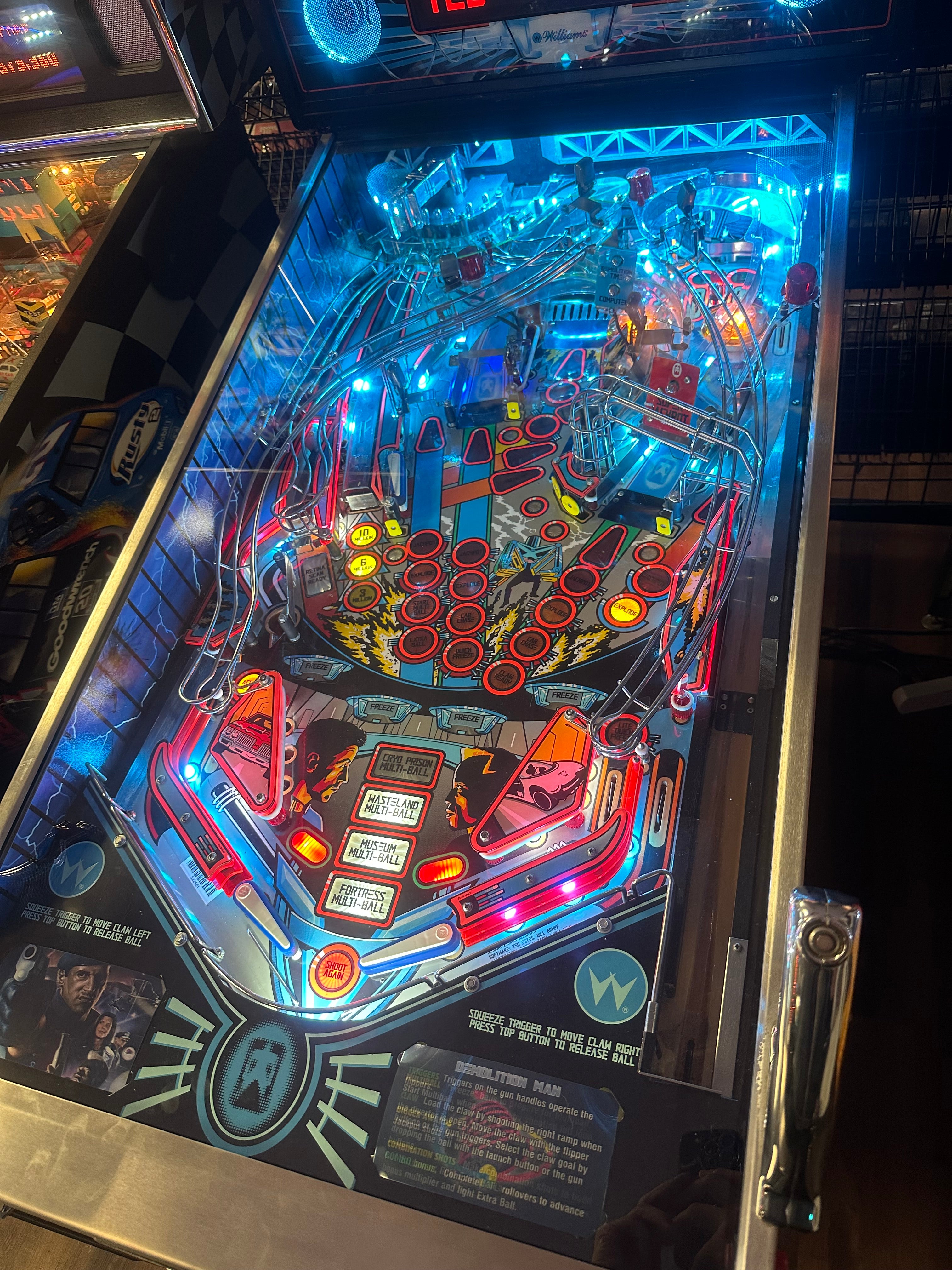 Williams Demolition Man Pinball Machine
