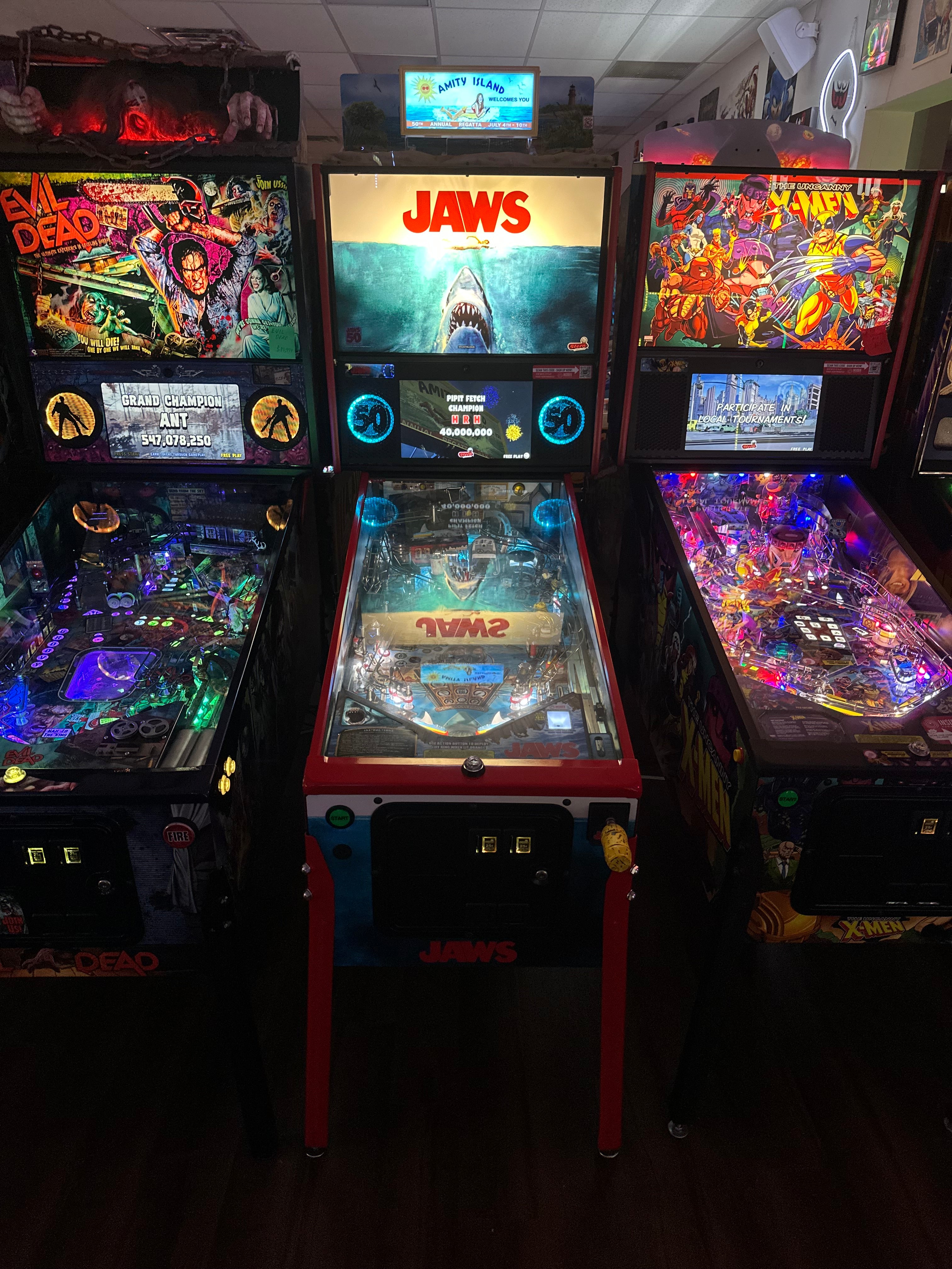 Stern Pinball LOADED Jaws 50th Anniversary Pinball Machine with Stern Topper