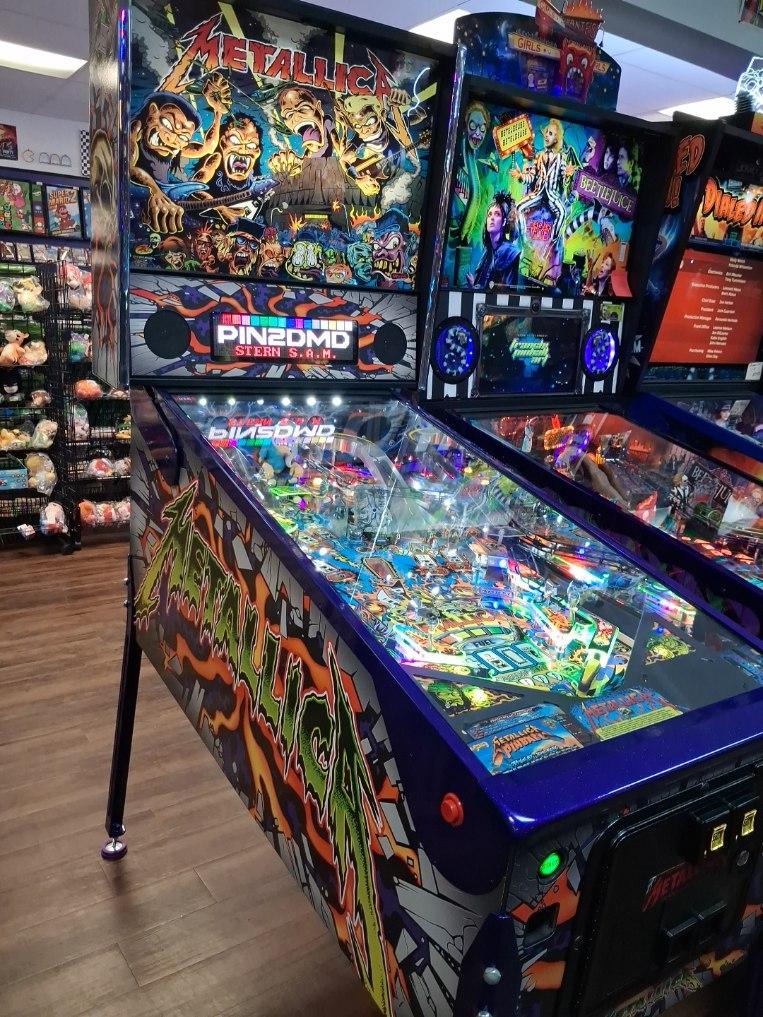 Stern Pinball LOADED Metallica Premium Pinball Machine