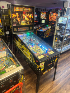 Stern Pinball Pirates of the Caribbean Pinball Machine