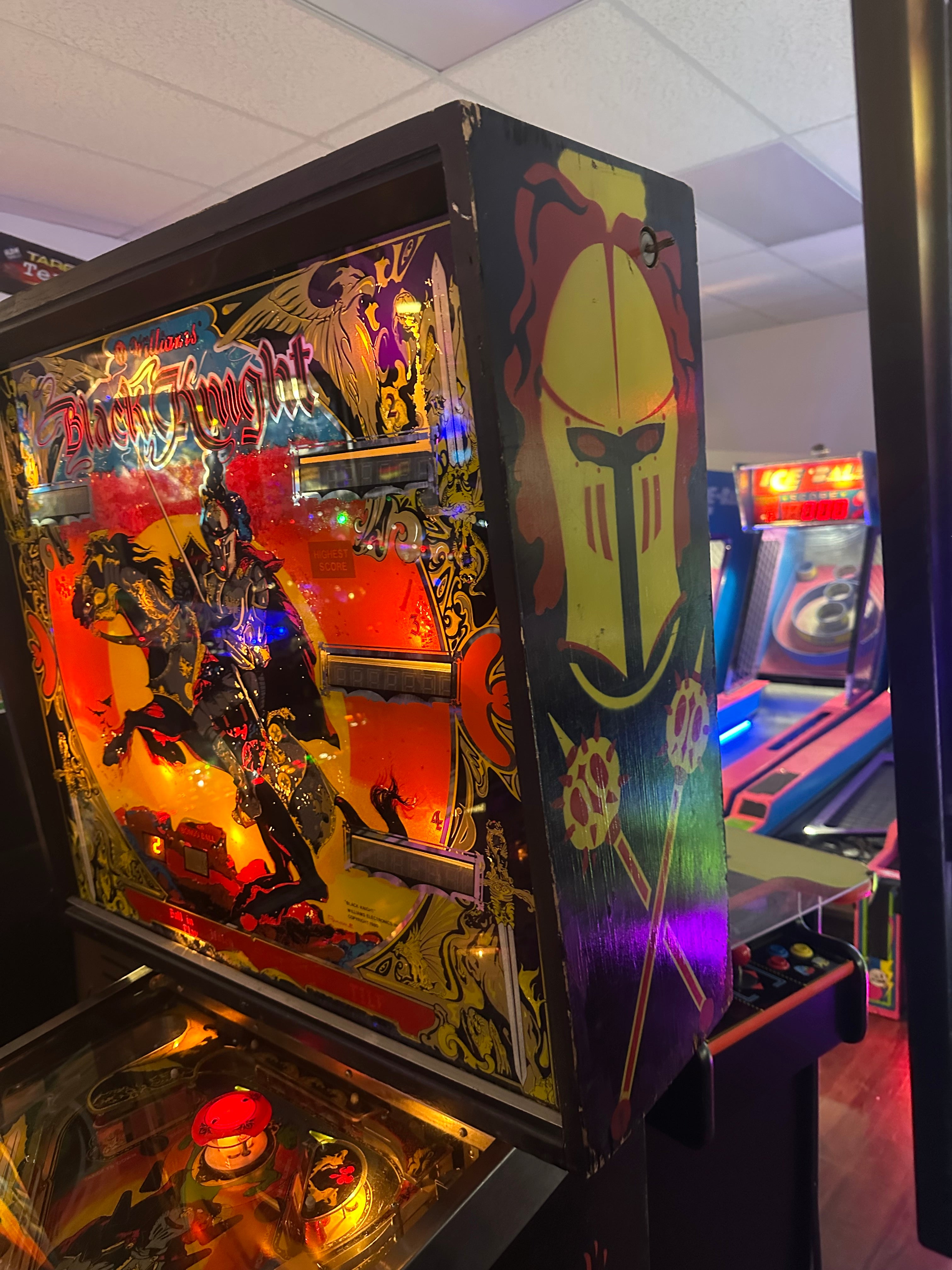 Williams Black Knight Pinball Machine