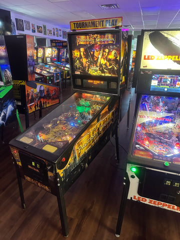 Image of Stern Pinball Pirates of the Caribbean Pinball Machine