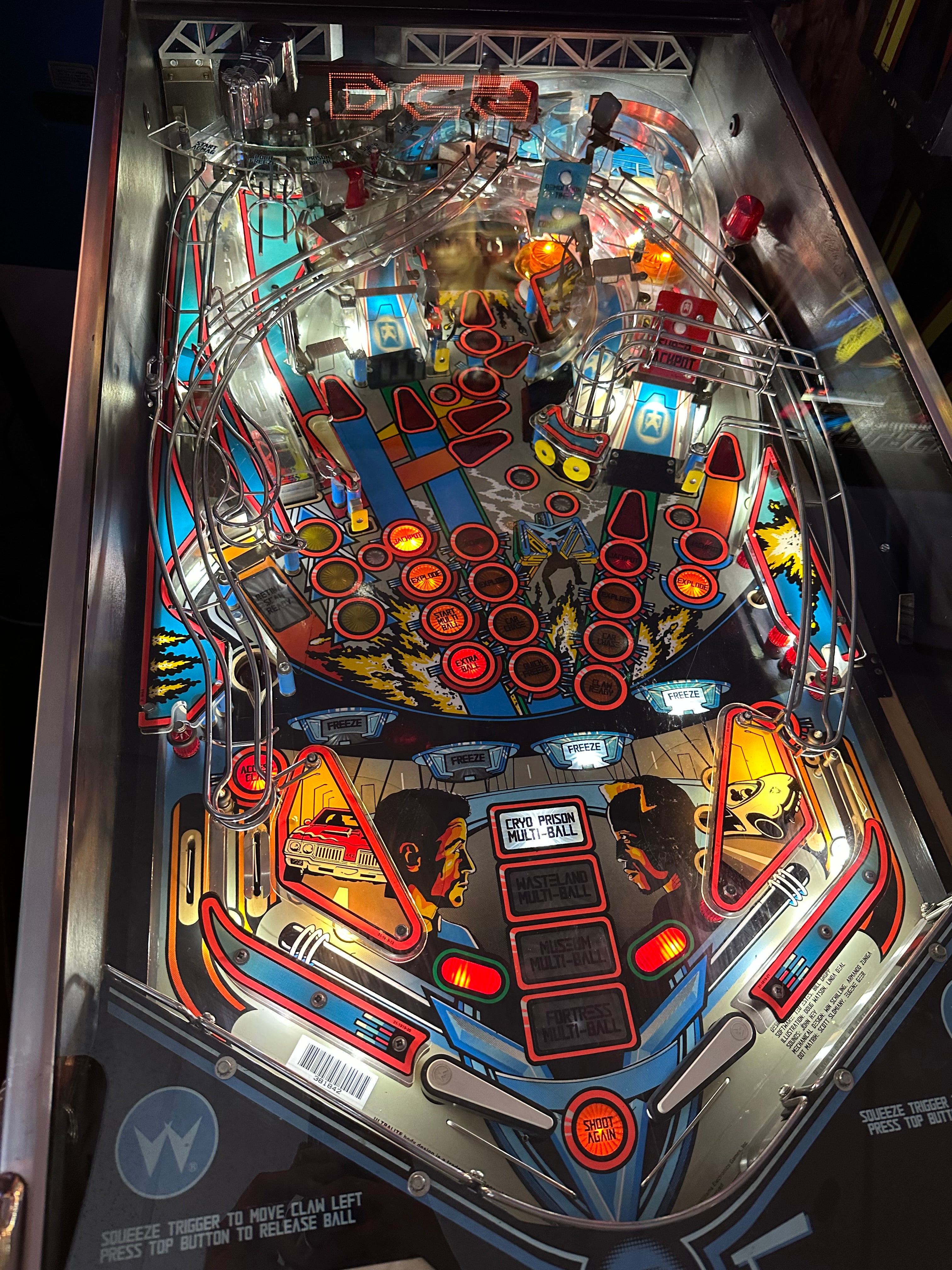 Williams Demolition Man Pinball Machine