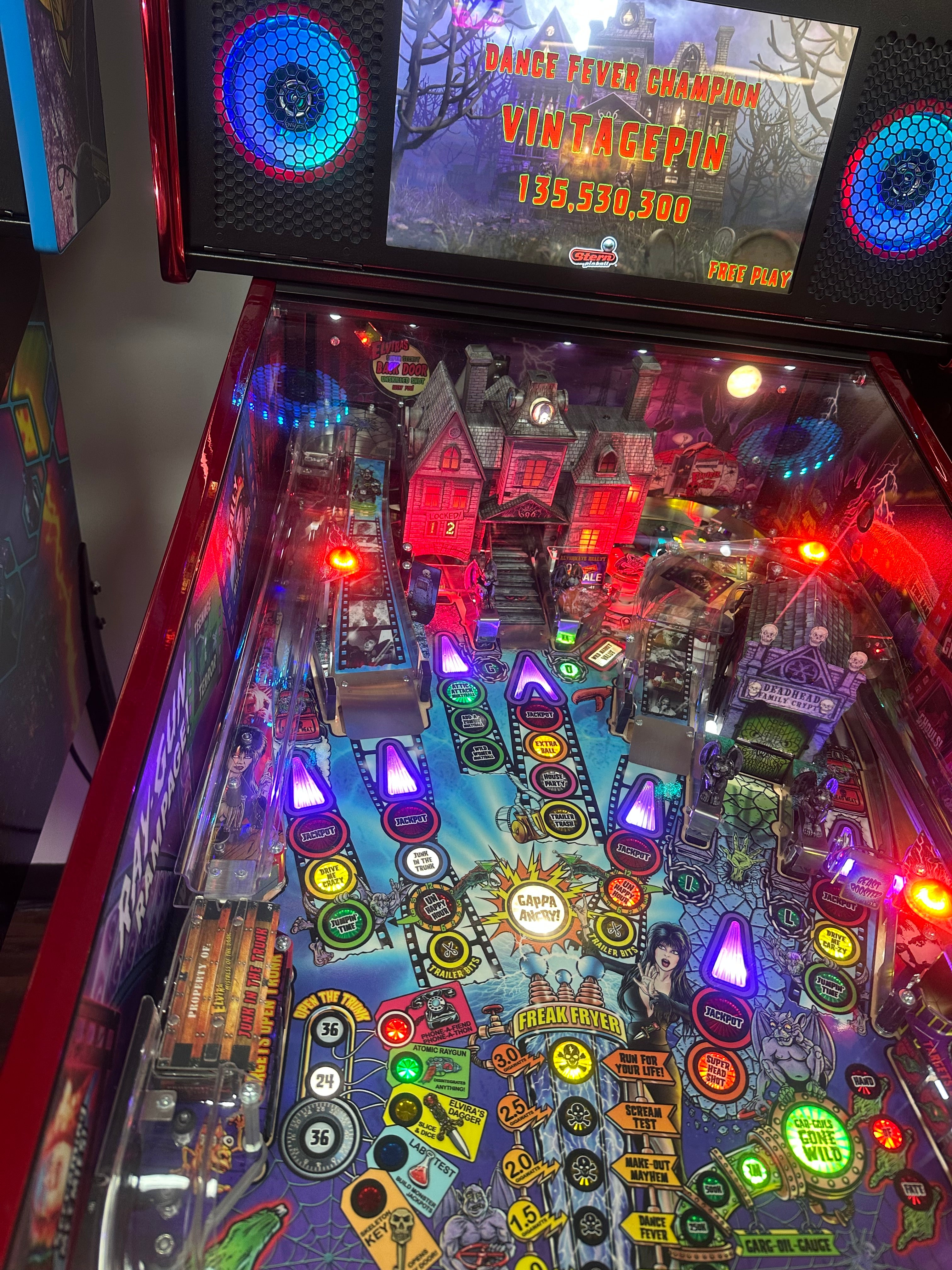 Stern Pinball LOADED Elvira's House of Horrors Premium Pinball Machine