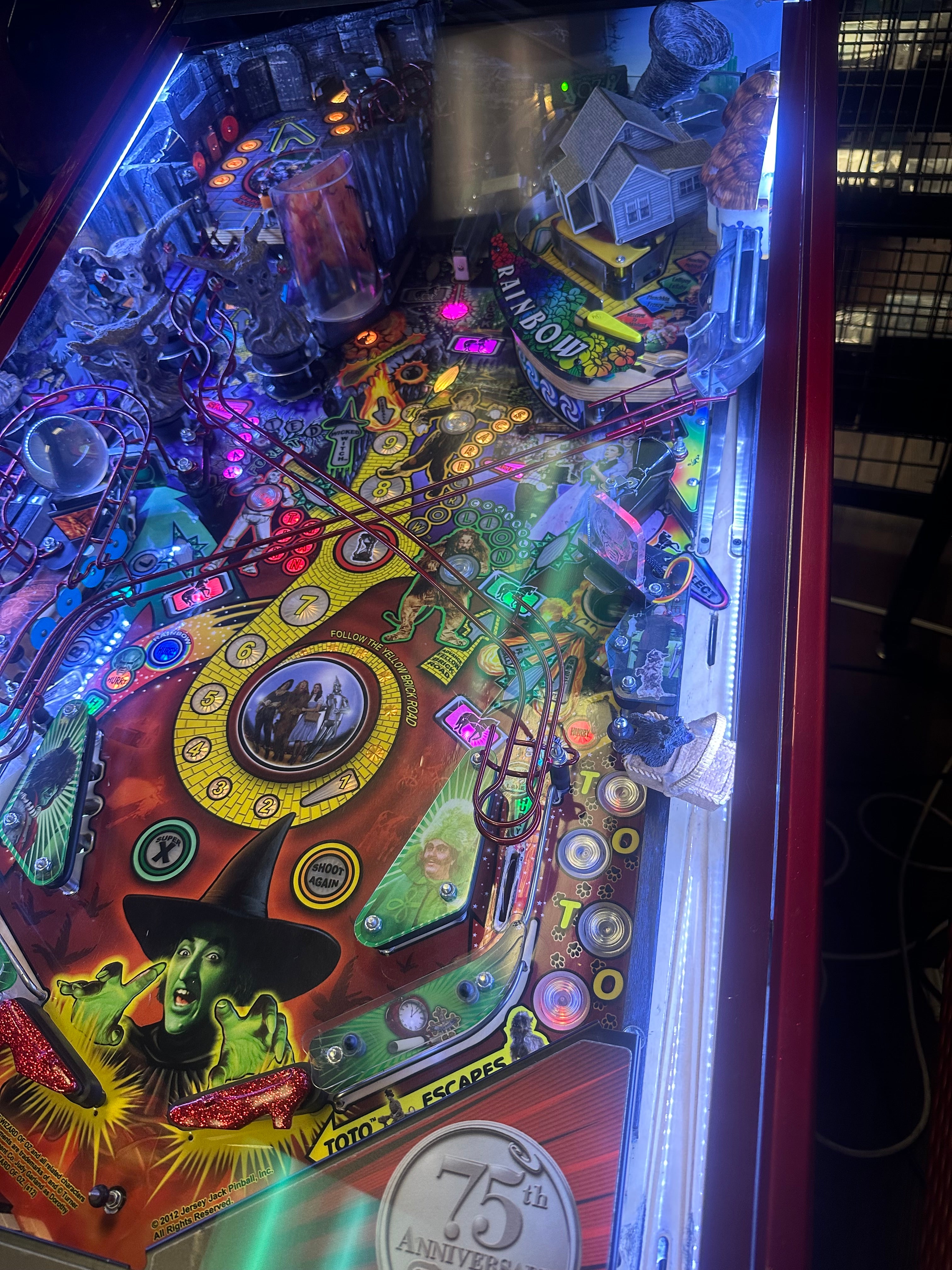 JJP Wizard of Oz 75th Anniversary Ruby Red Edition Pinball Machine