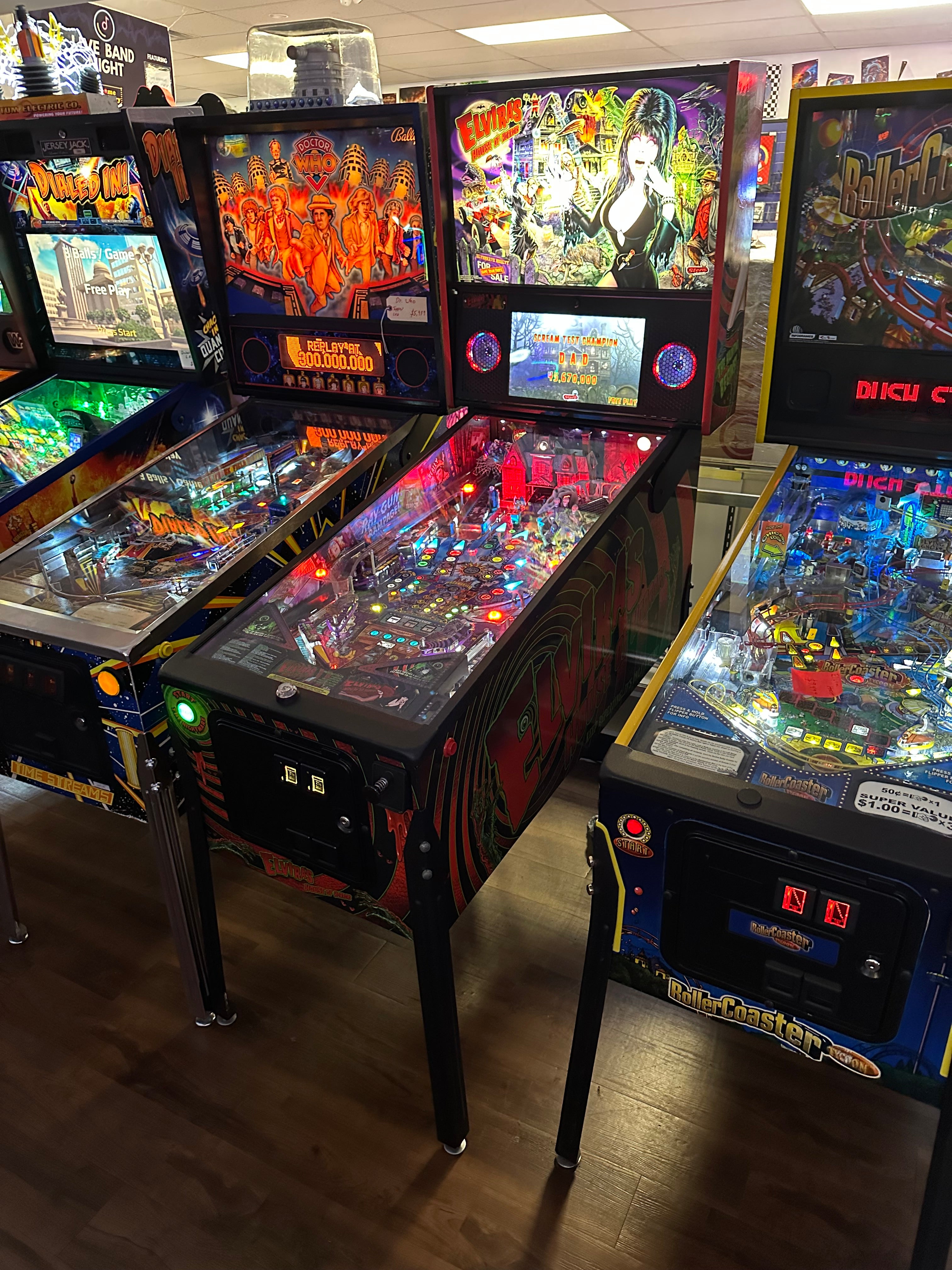 Stern Pinball Elvira's House of Horrors Premium Pinball Machine