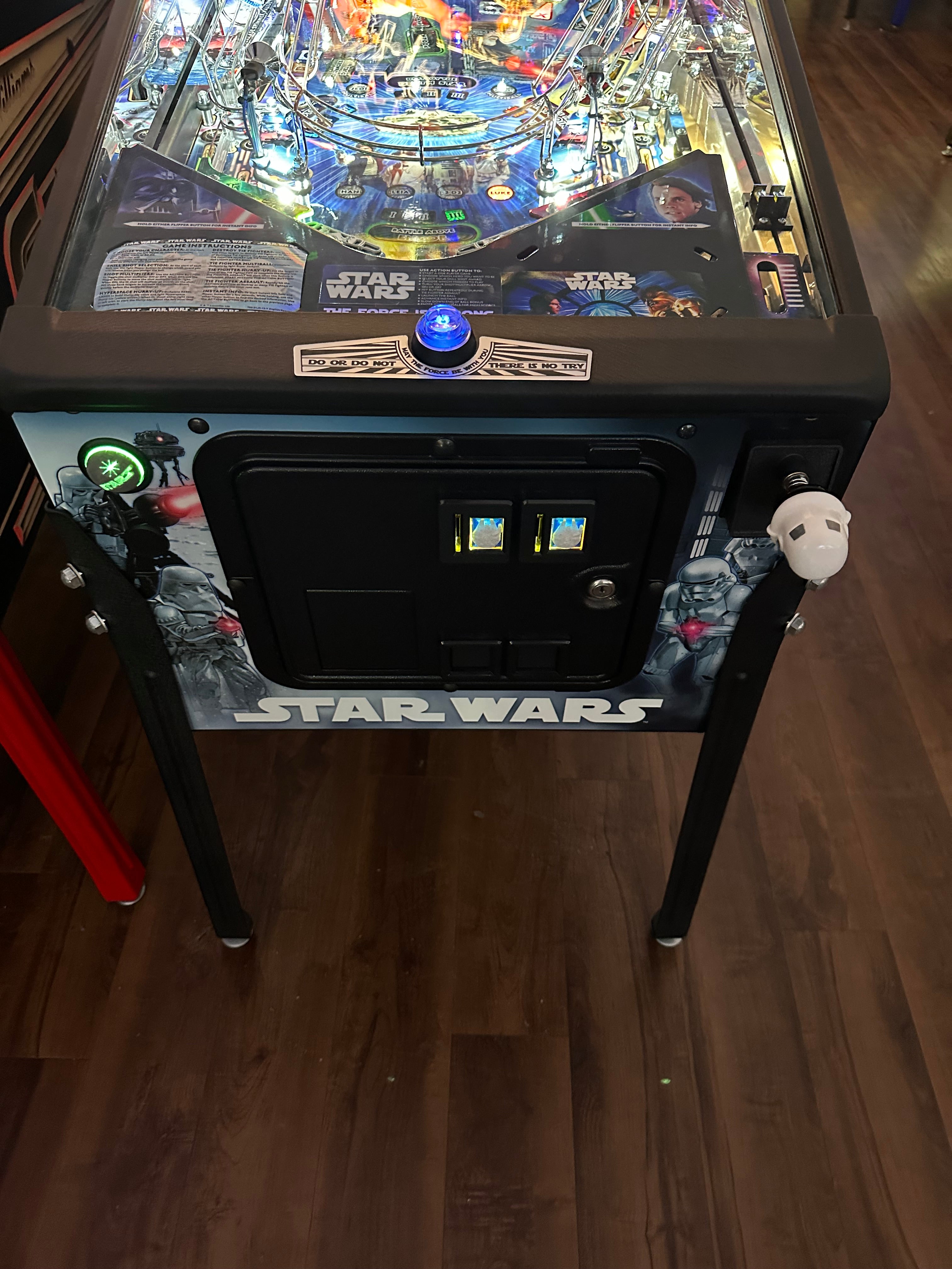 Stern Pinball LOADED Star Wars Premium Pinball Machine