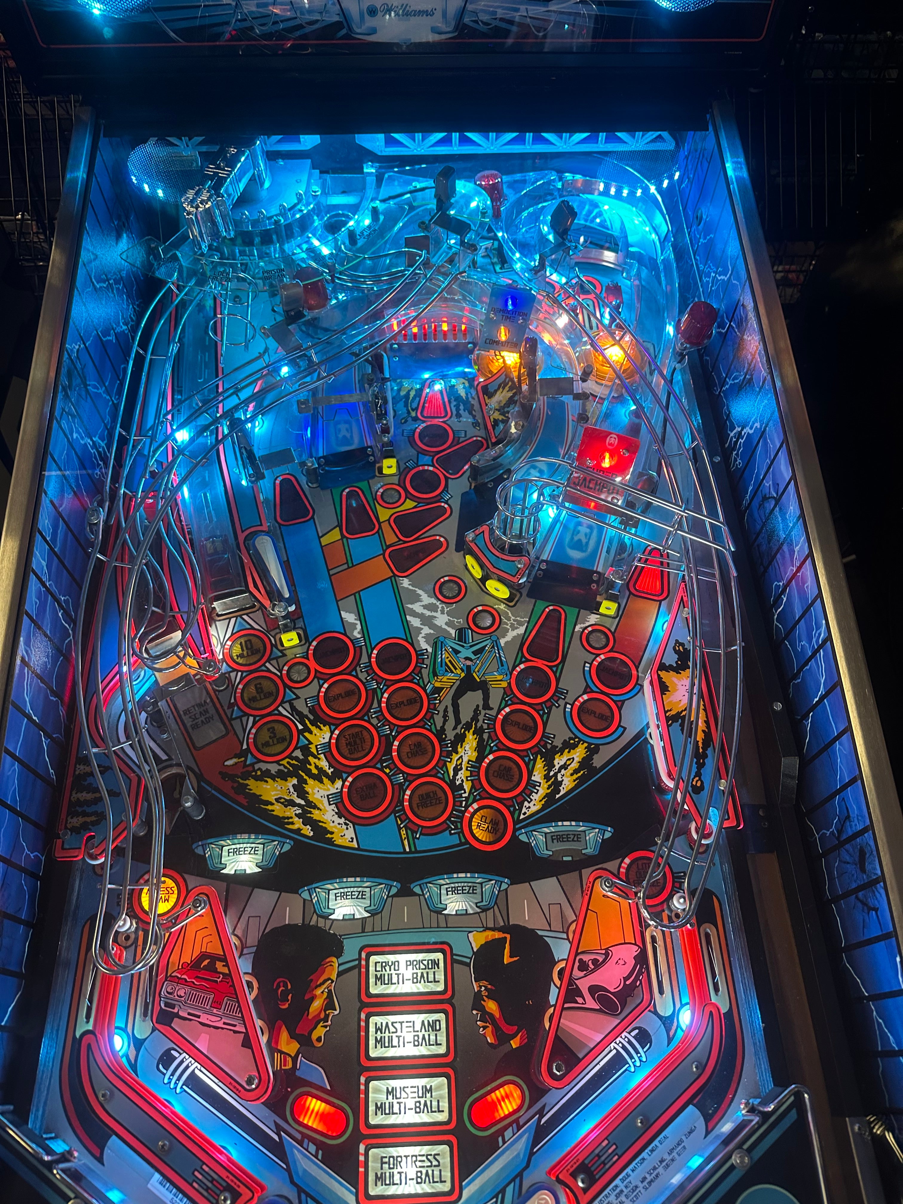 Williams Demolition Man Pinball Machine