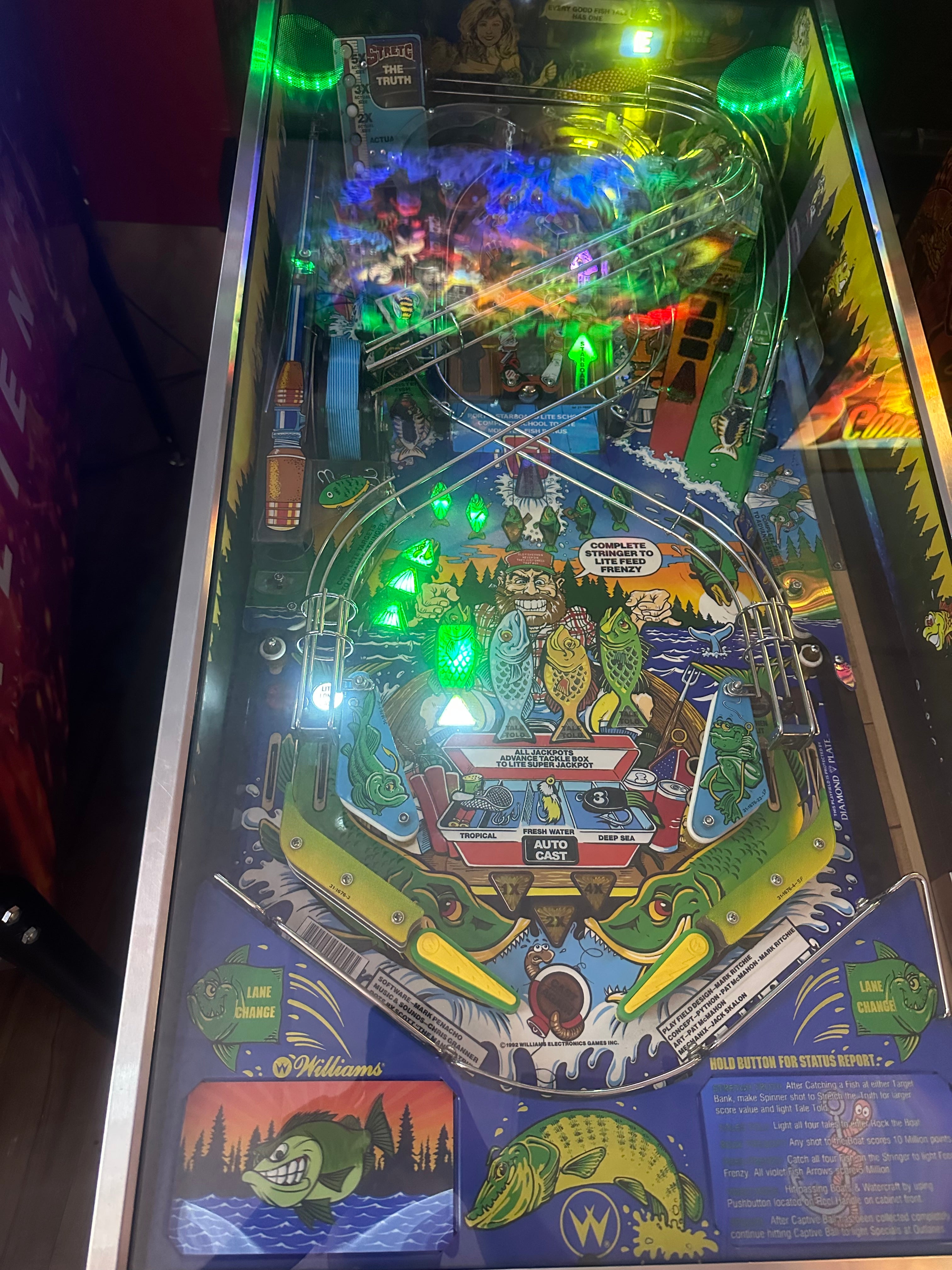 Williams LOADED Fish Tales Pinball Machine