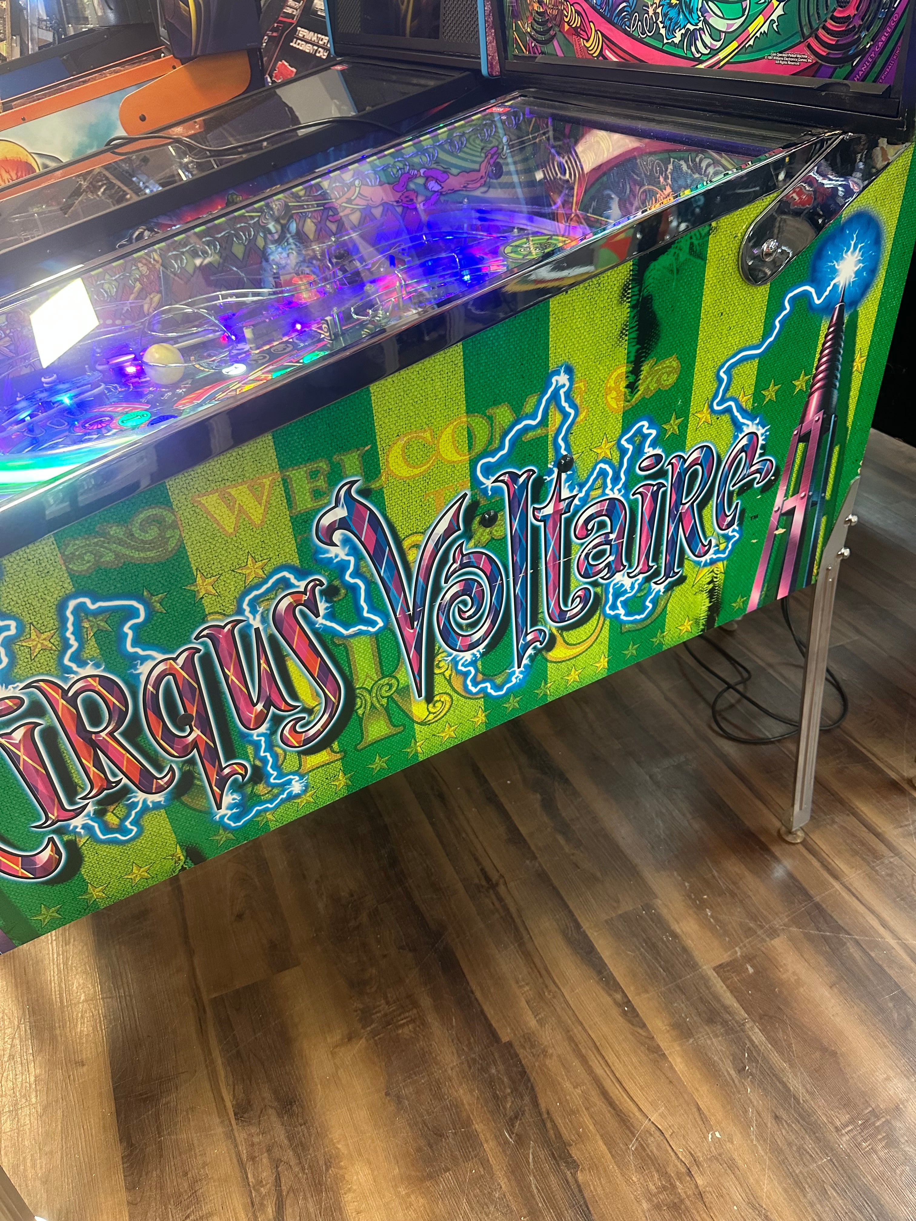Bally Cirqus Voltaire Pinball Machine