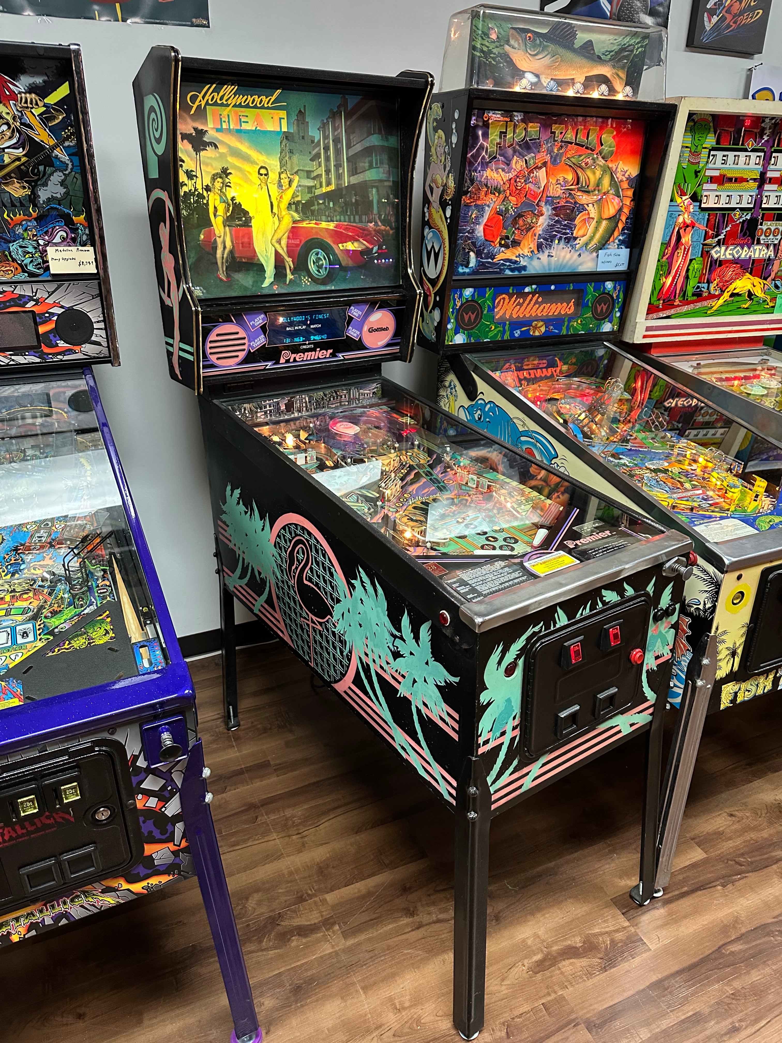 Gottlieb Hollywood Heat Pinball Machine