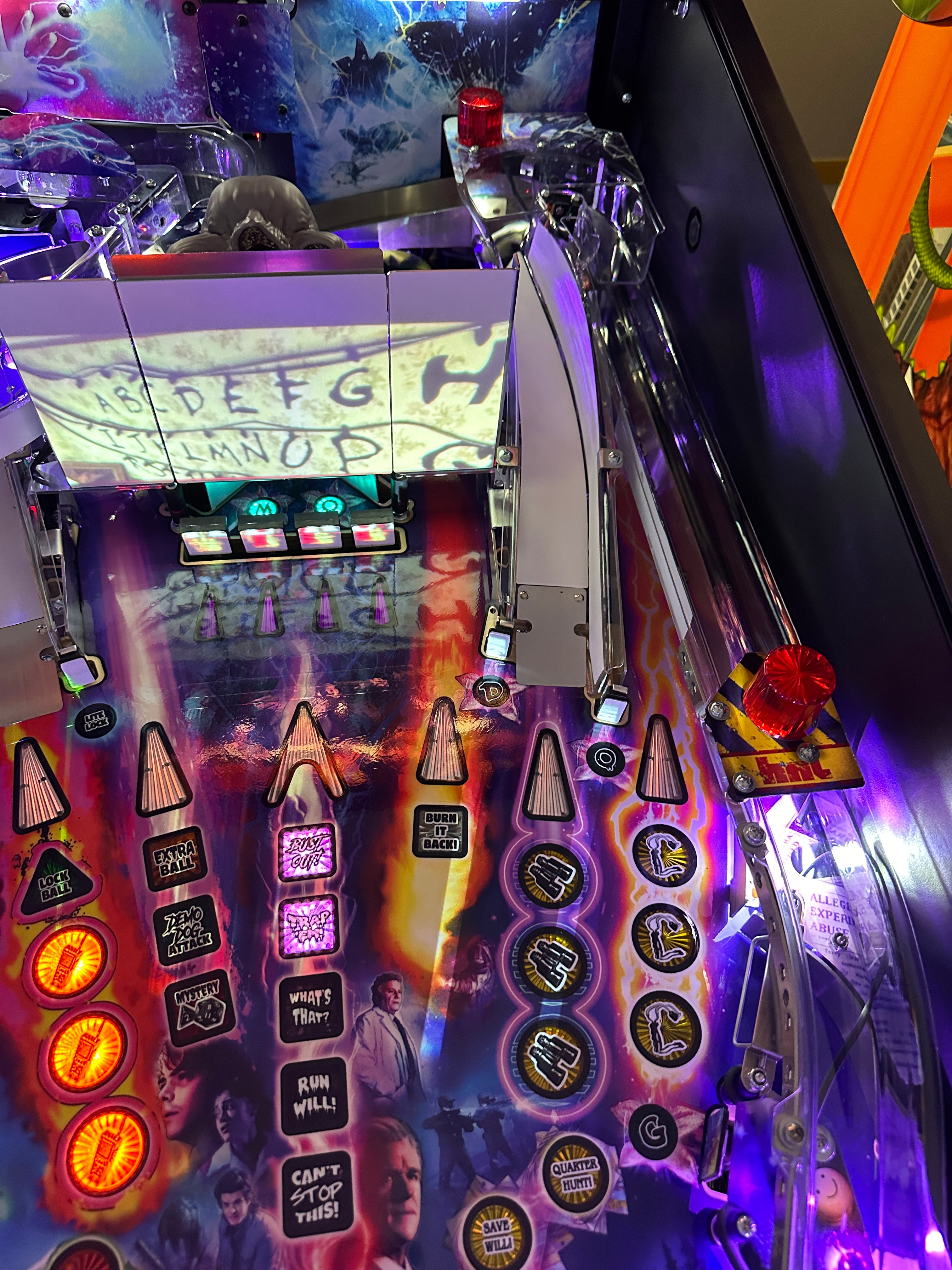 Stern Pinball Stranger Things Premium Pinball Machine