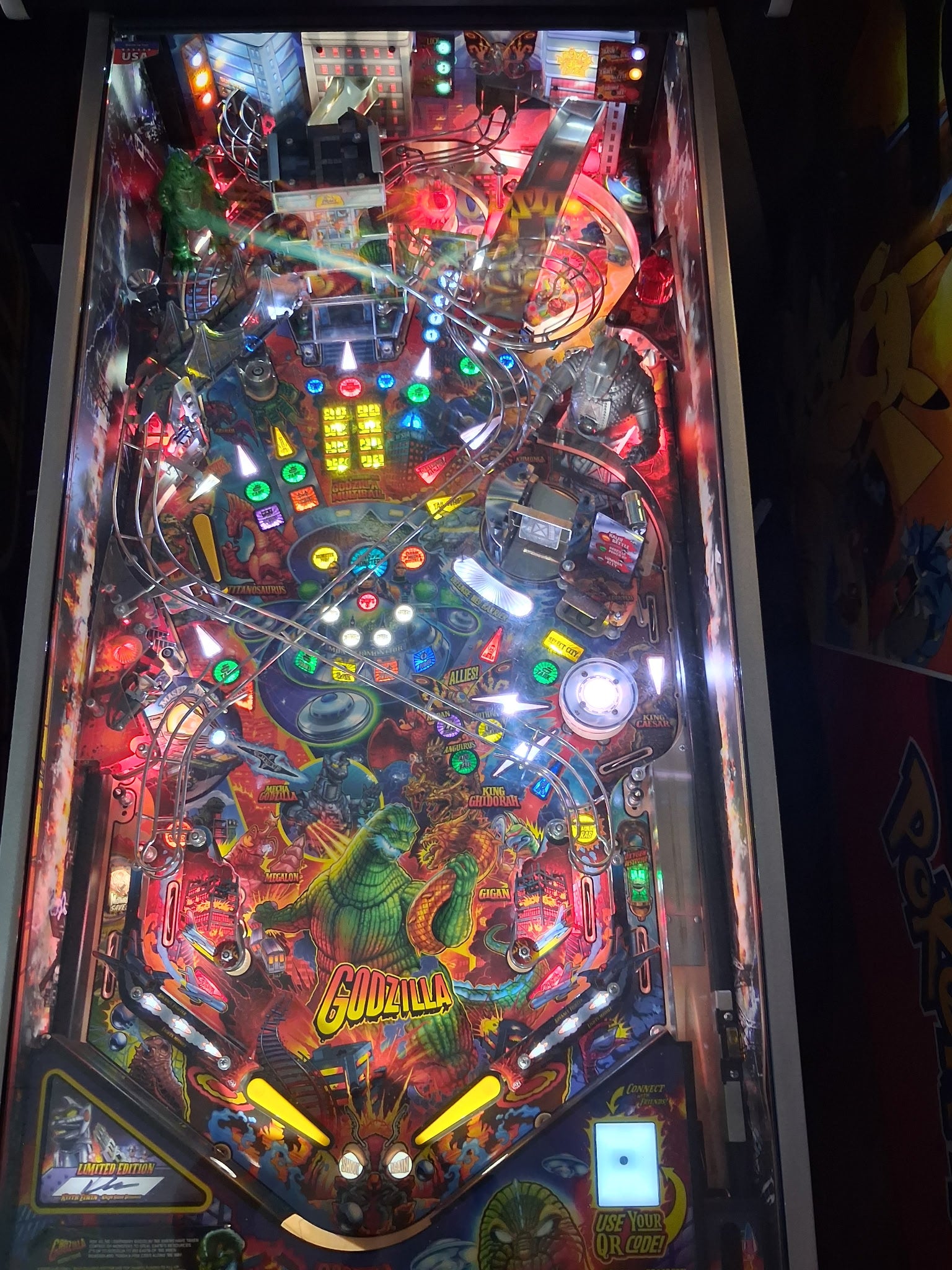 Stern Pinball Godzilla Limited Edition Pinball Machine with Stern Topper